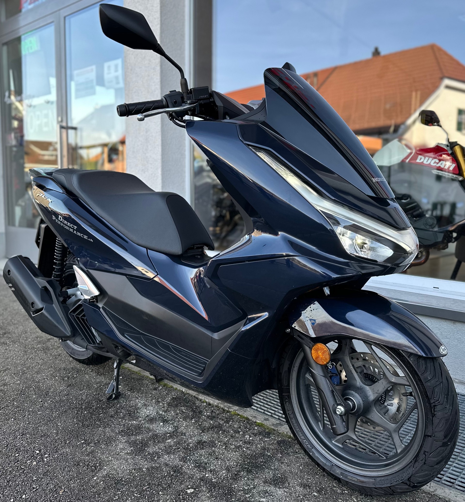 HONDA PCX 125 i ABS-showroom-element-2