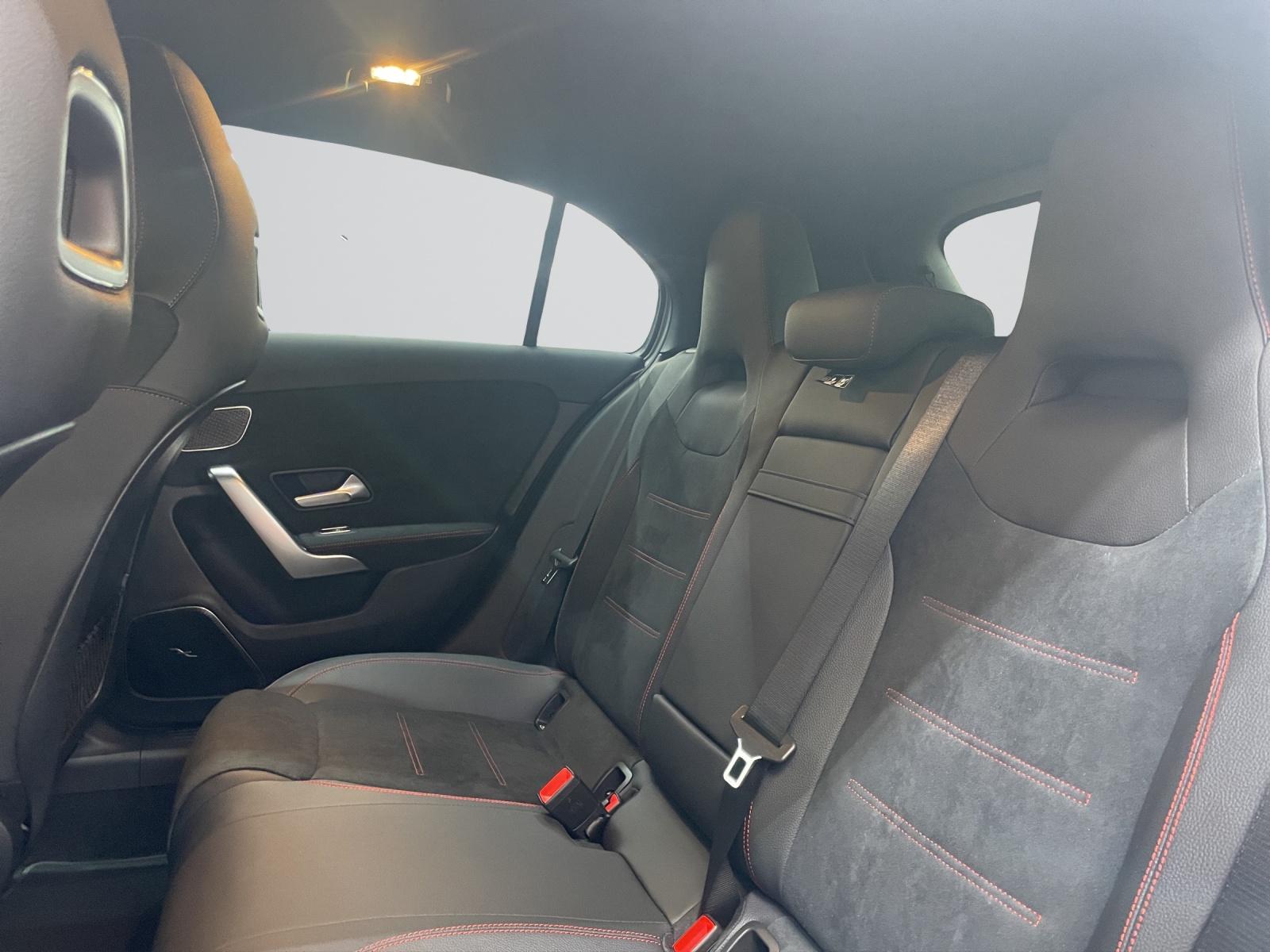 MERCEDES-BENZ A 250 e EQ Star AMG Line-image-7