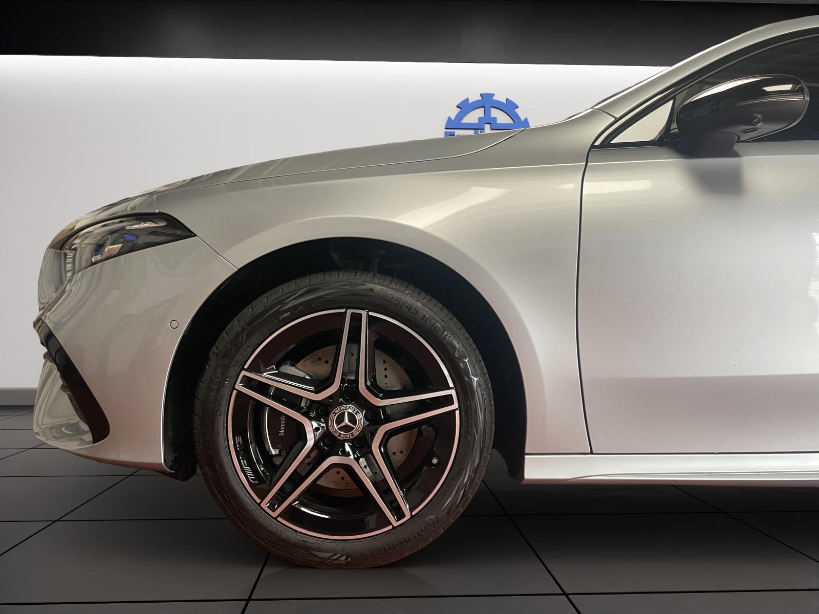 MERCEDES-BENZ A 250 e EQ Star AMG Line-image-9