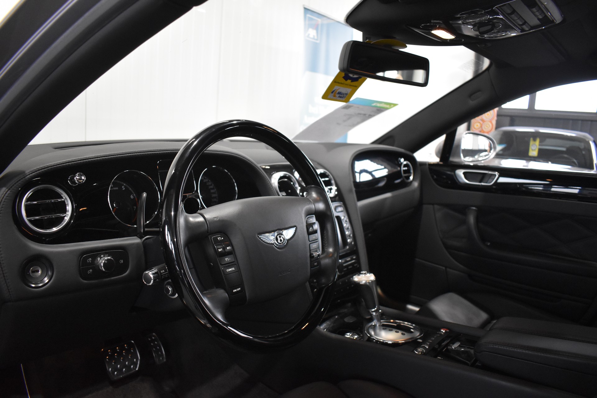 BENTLEY Continental Flying Spur 6.0-image-10