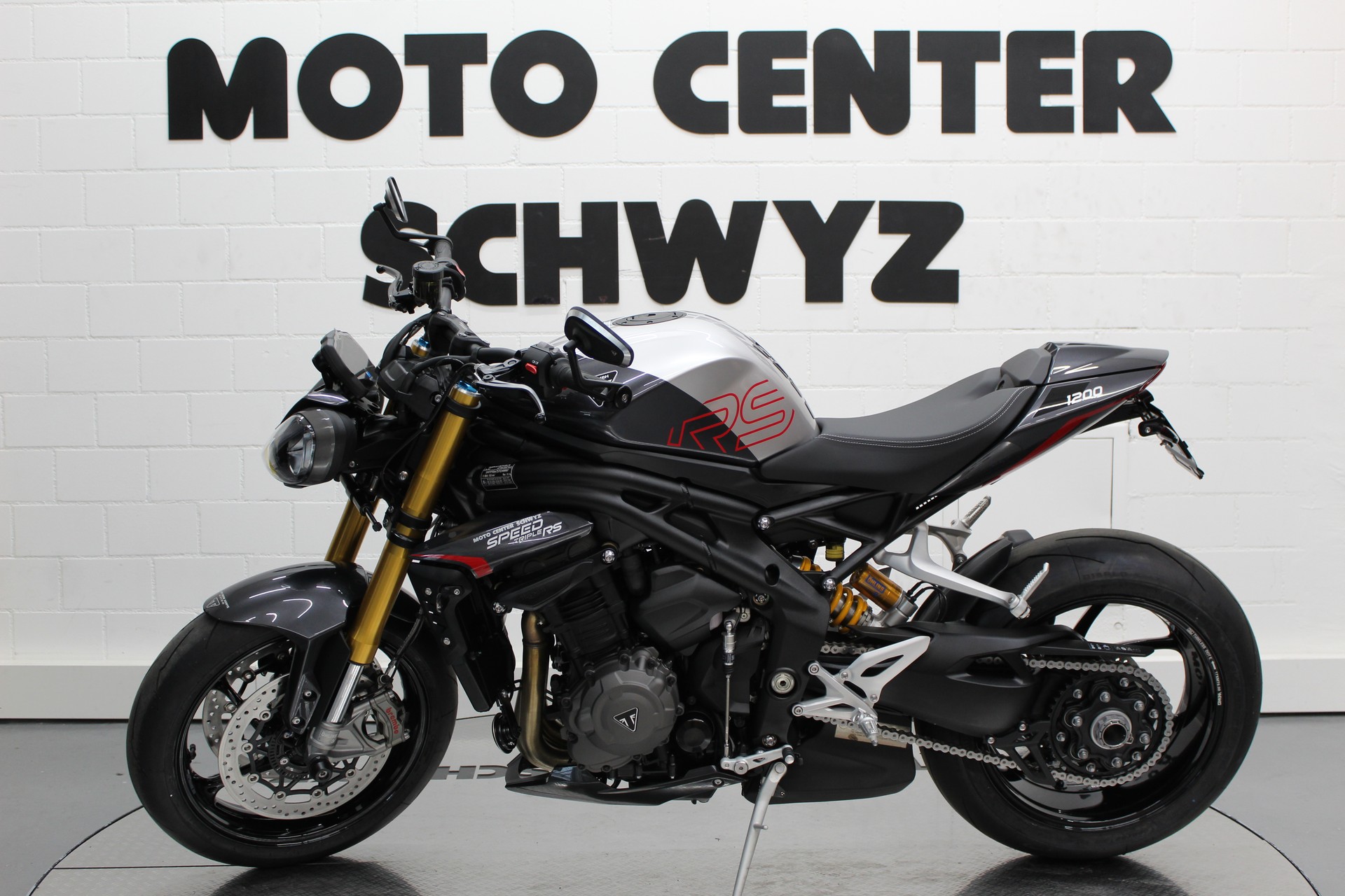 TRIUMPH Speed Triple 1200 RS-showroom-element-3