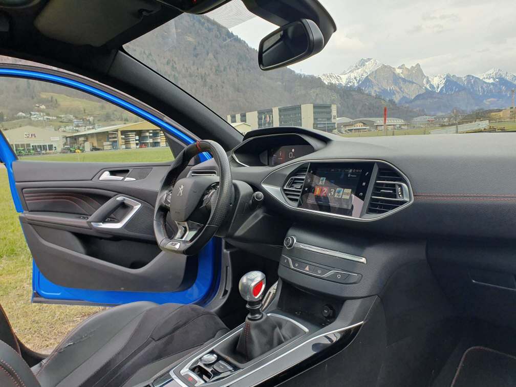PEUGEOT 308 1.6 PureTech GTi 262 PS Edition-image-9