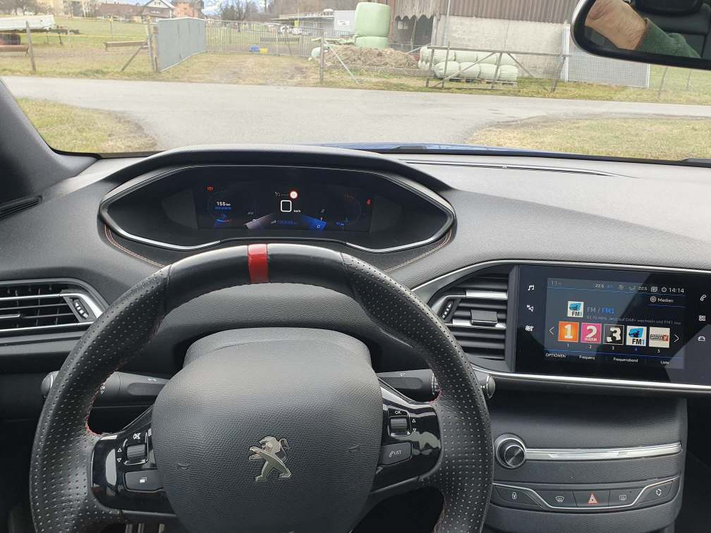 PEUGEOT 308 1.6 PureTech GTi 262 PS Edition-image-12