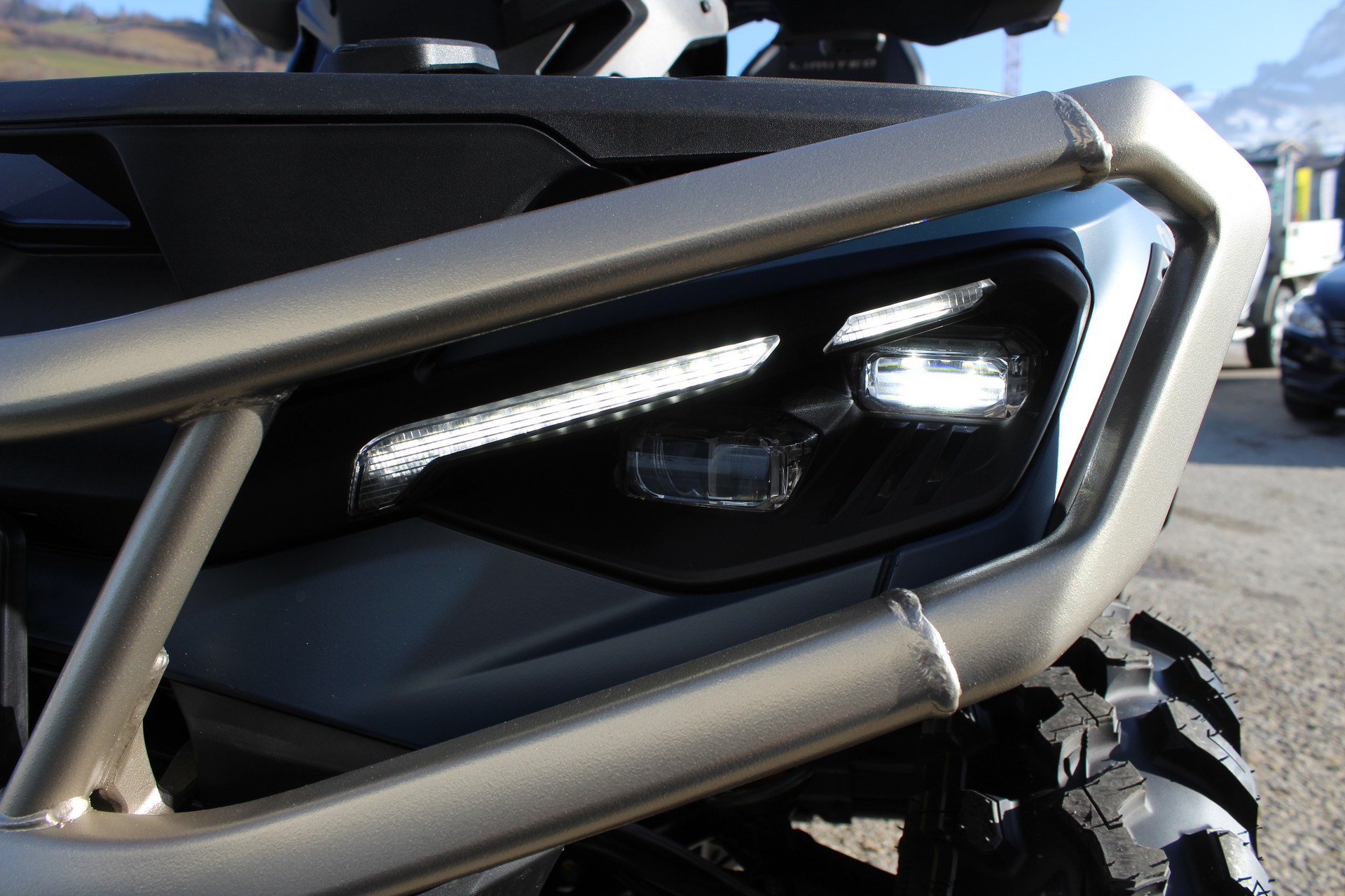 CAN-AM Outlander-image-9