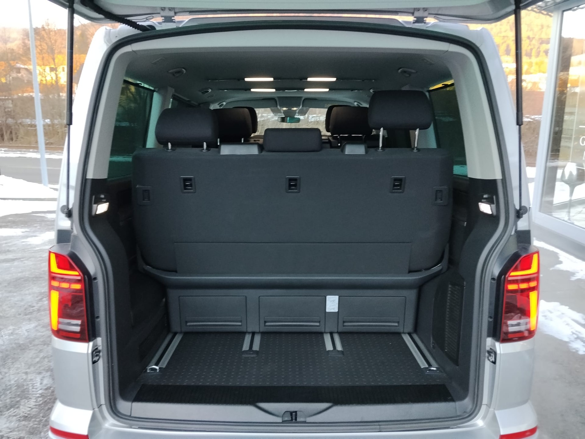VW T6.1 Multivan 2.0 Bi-TDI Liberty Edition 4Motion DSG-image-2