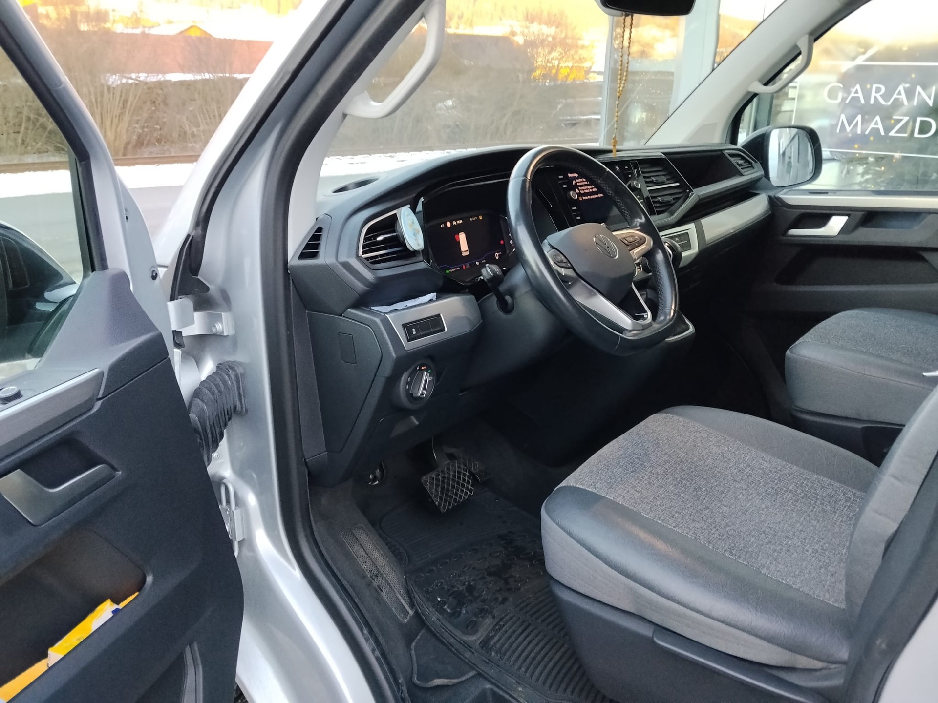 VW T6.1 Multivan 2.0 Bi-TDI Liberty Edition 4Motion DSG-image-4