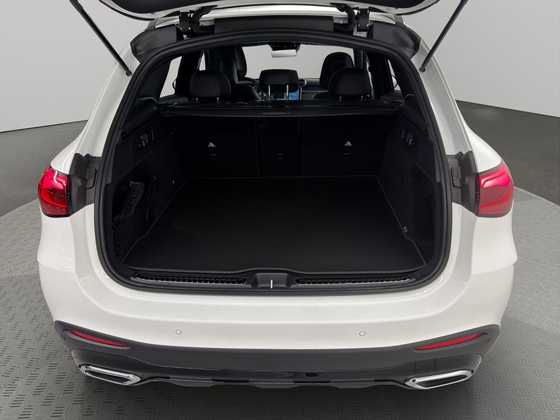 MERCEDES-BENZ GLC 300 AMG Line 4matic-image-12