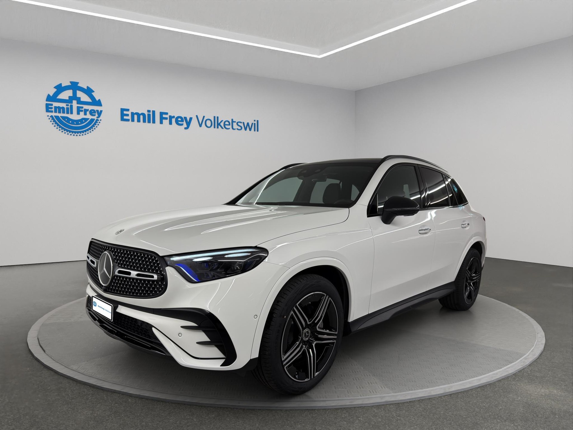 MERCEDES-BENZ GLC 300 AMG Line 4matic-image-0