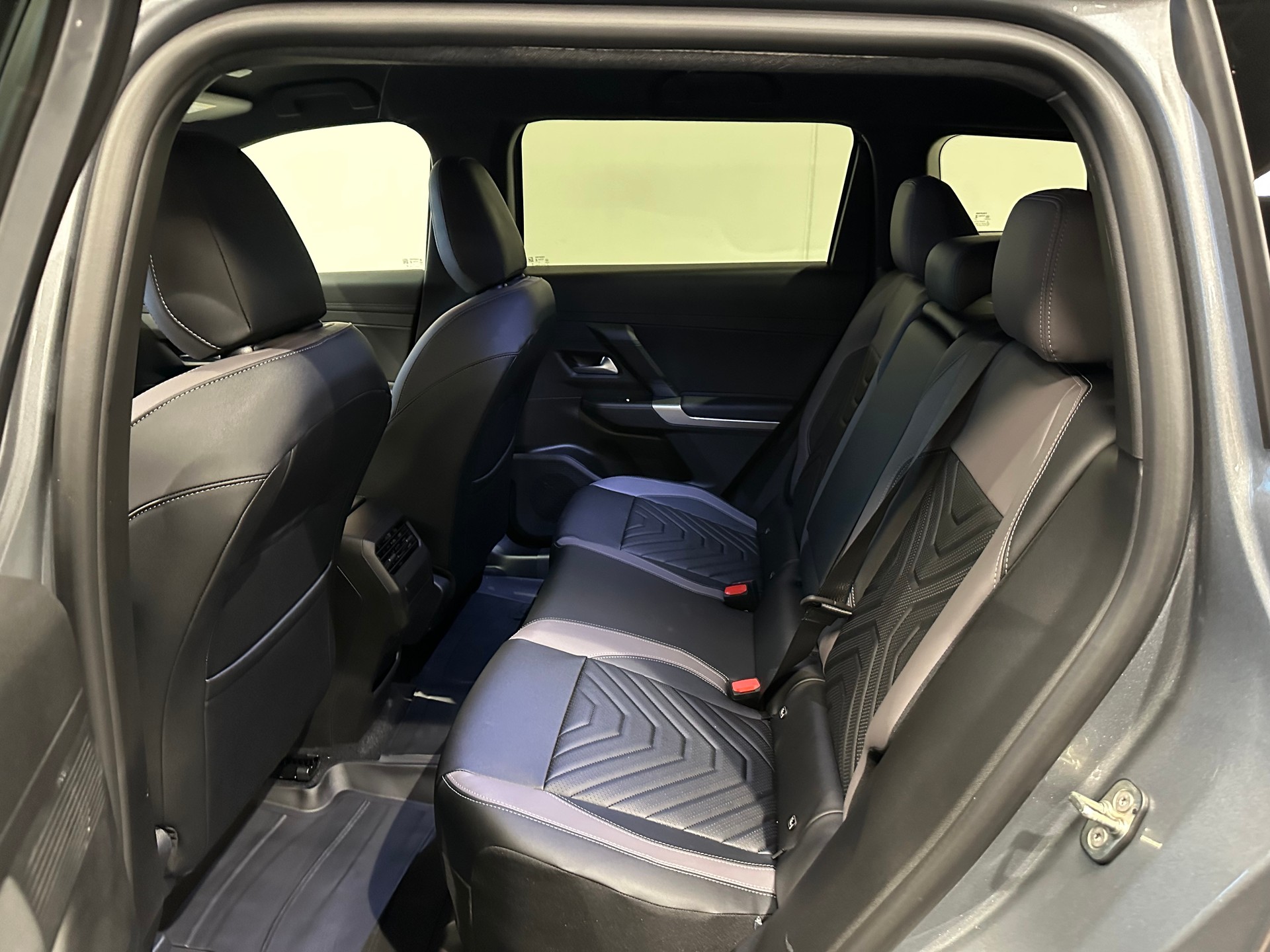 JEEP Compass 1.2 T e-Hybrid First Edition-image-16