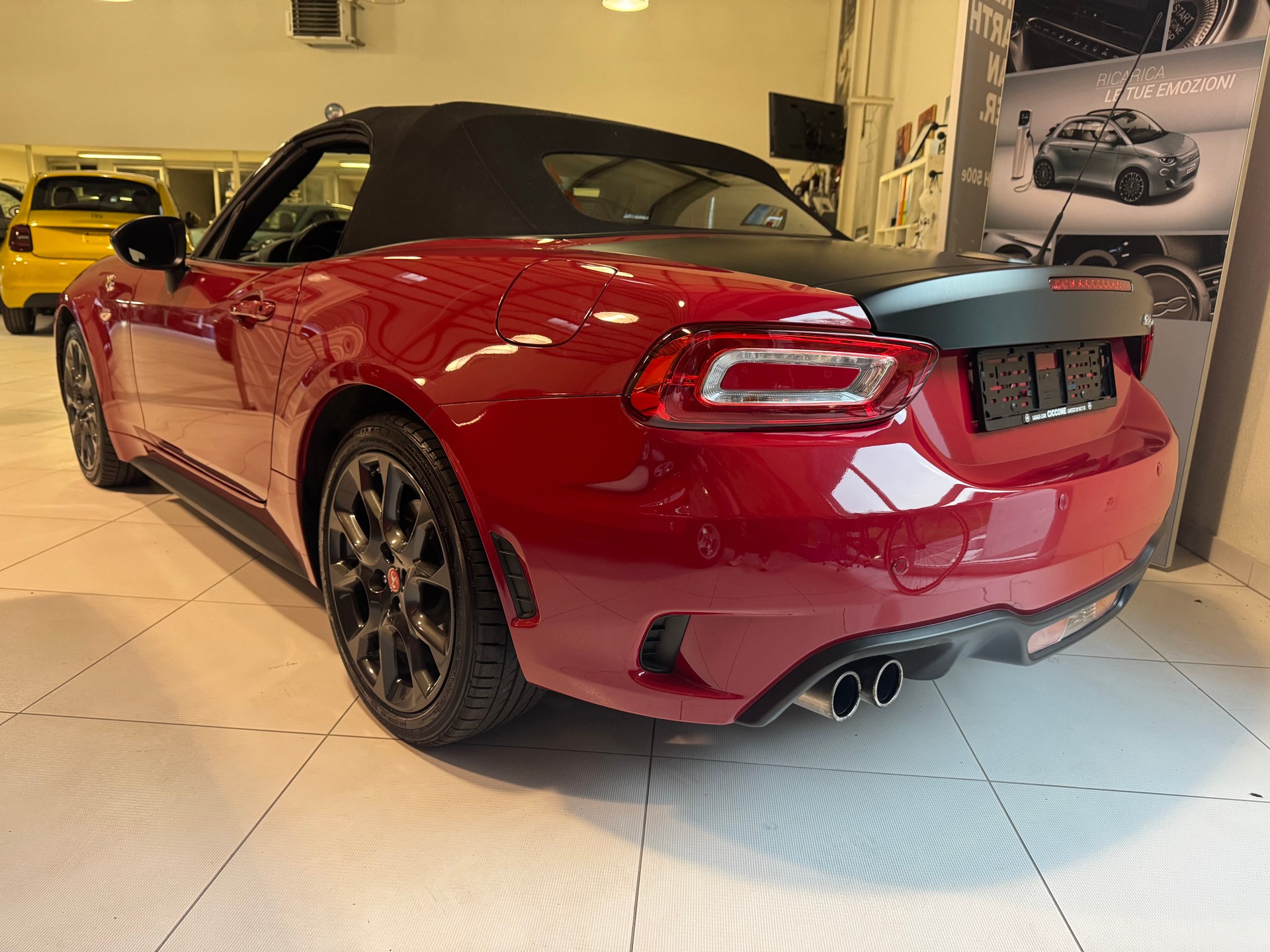 FIAT 124 Spider 1.4 TB Abarth Automatic-image-3