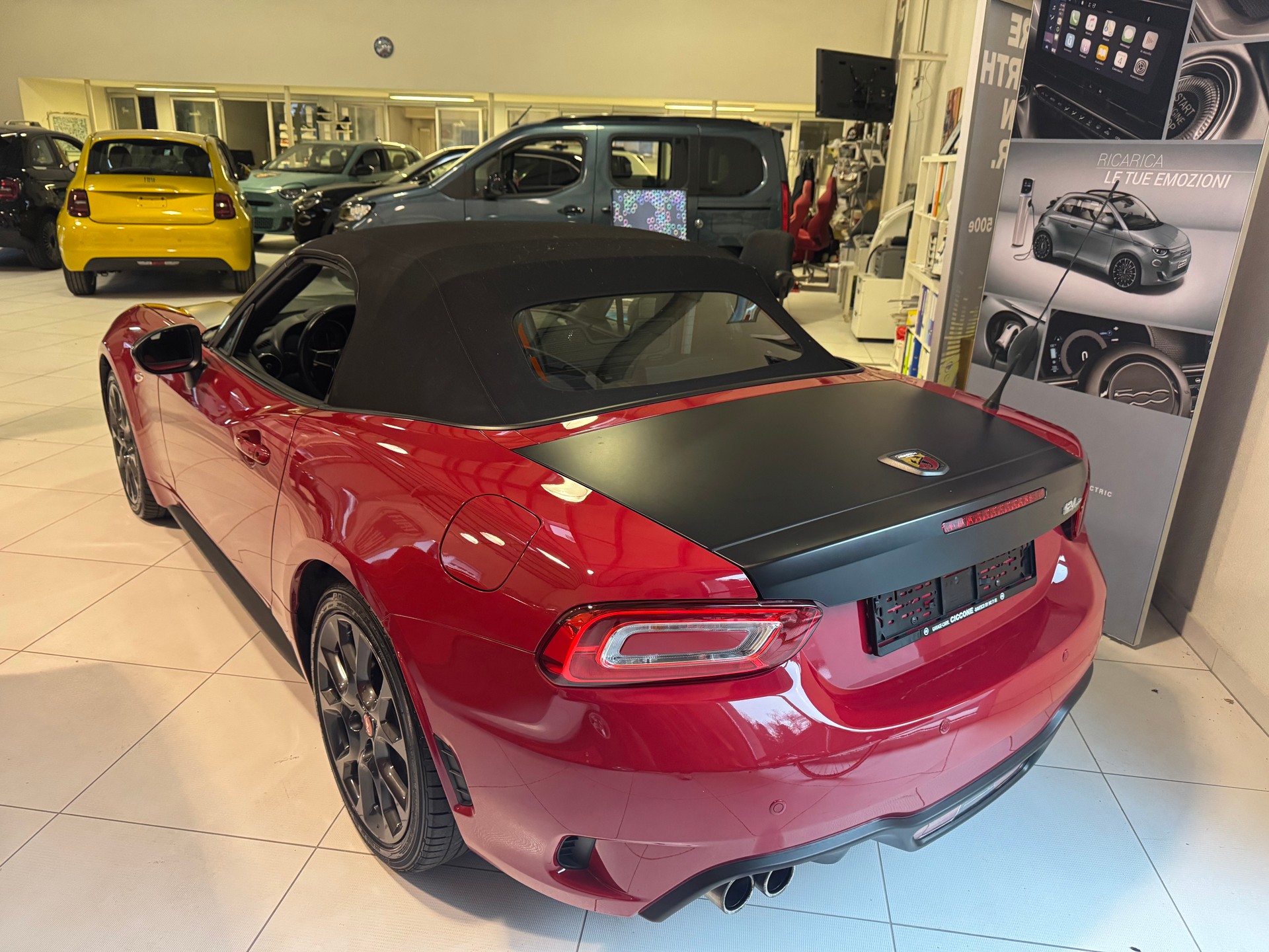 FIAT 124 Spider 1.4 TB Abarth Automatic-image-2