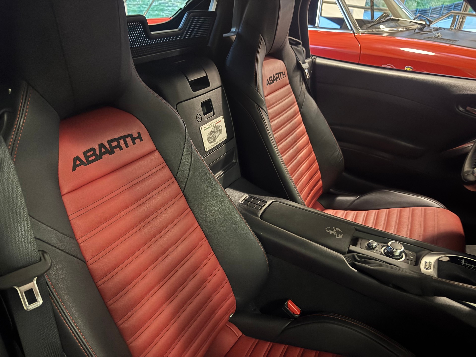 FIAT 124 Spider 1.4 TB Abarth Automatic-image-9