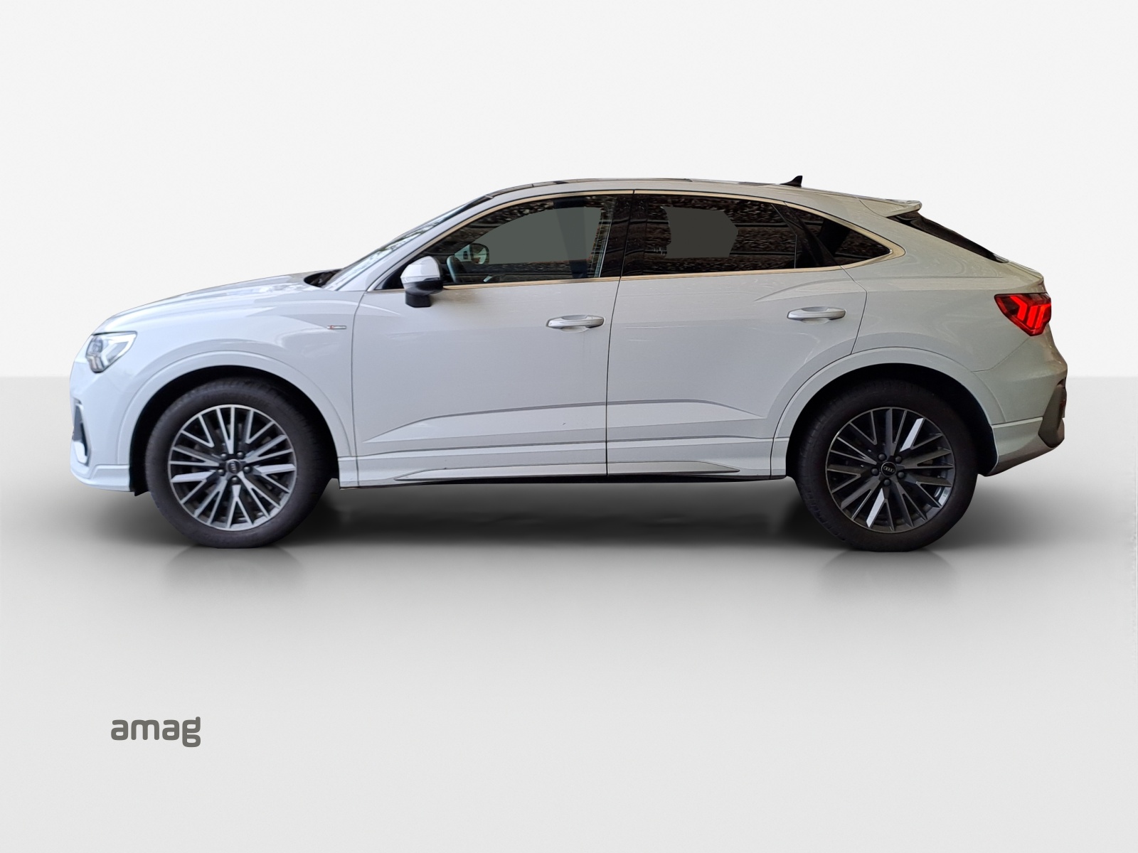 AUDI Q3 Sportback 40 TDI S line Attraction quattro S-tronic-image-1