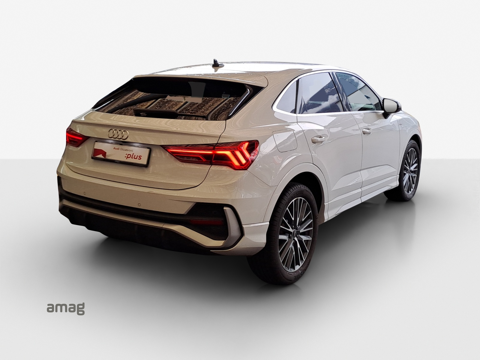 AUDI Q3 Sportback 40 TDI S line Attraction quattro S-tronic-image-4