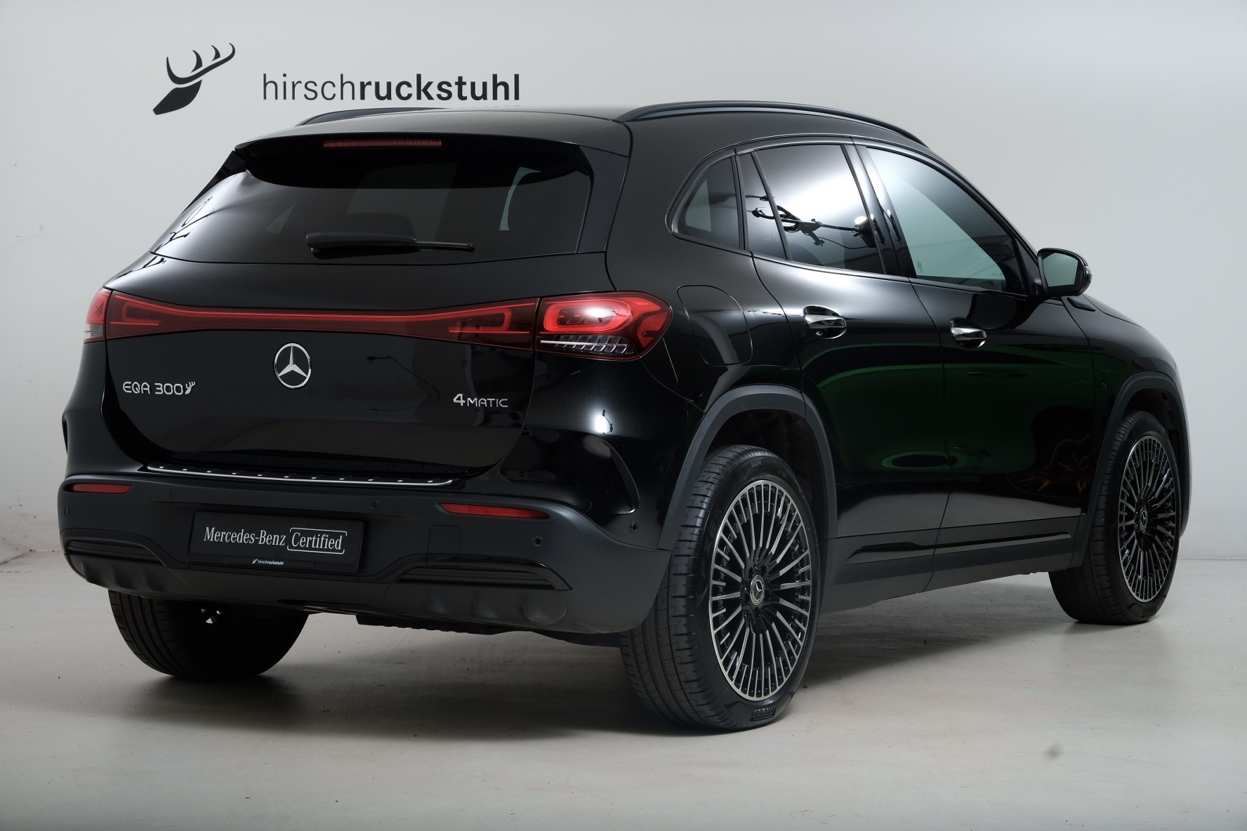 MERCEDES-BENZ EQA 300 AMG Line 4Matic-image-3