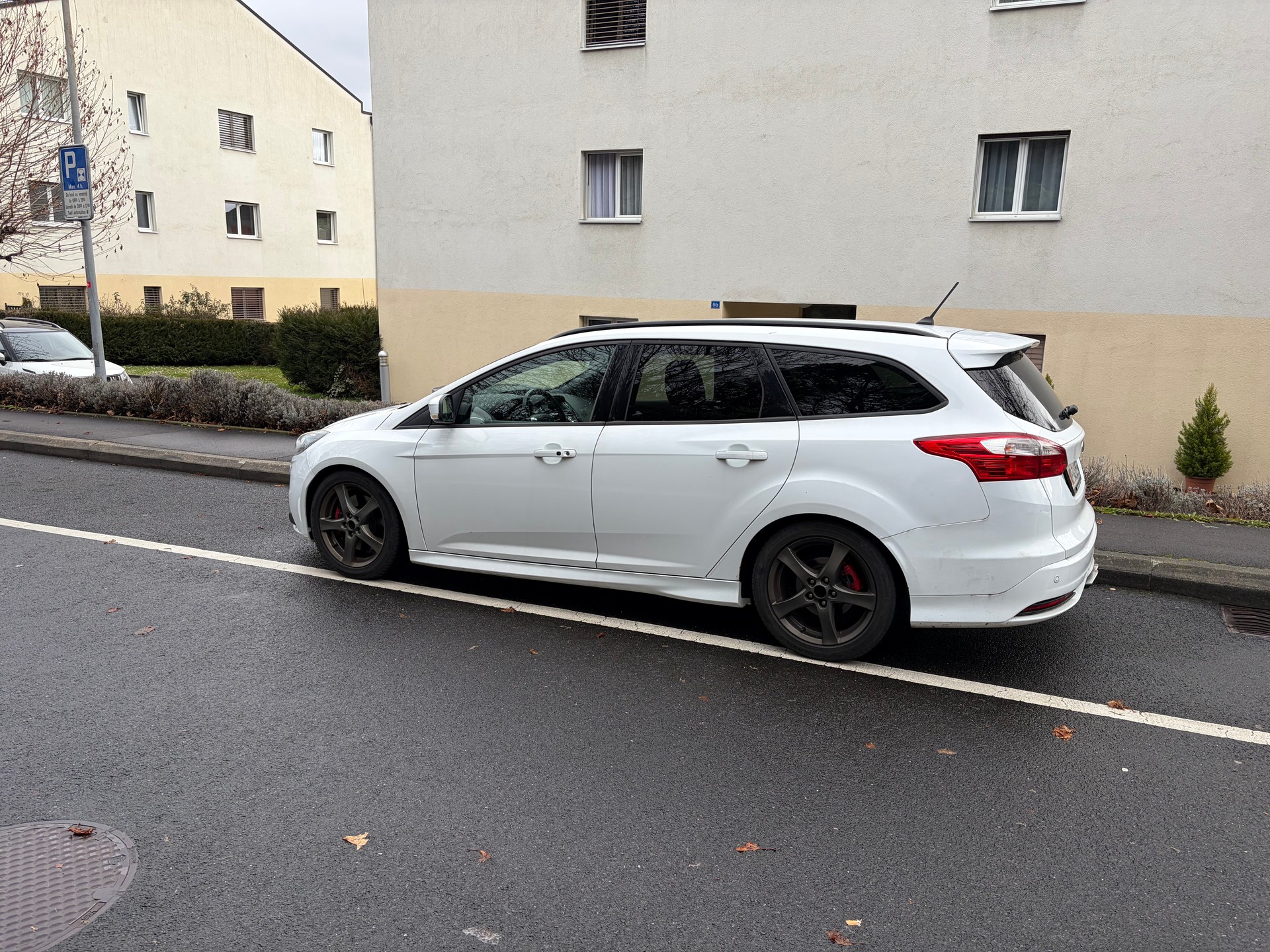 FORD Focus 2.0 SCTi ST-2-image-1