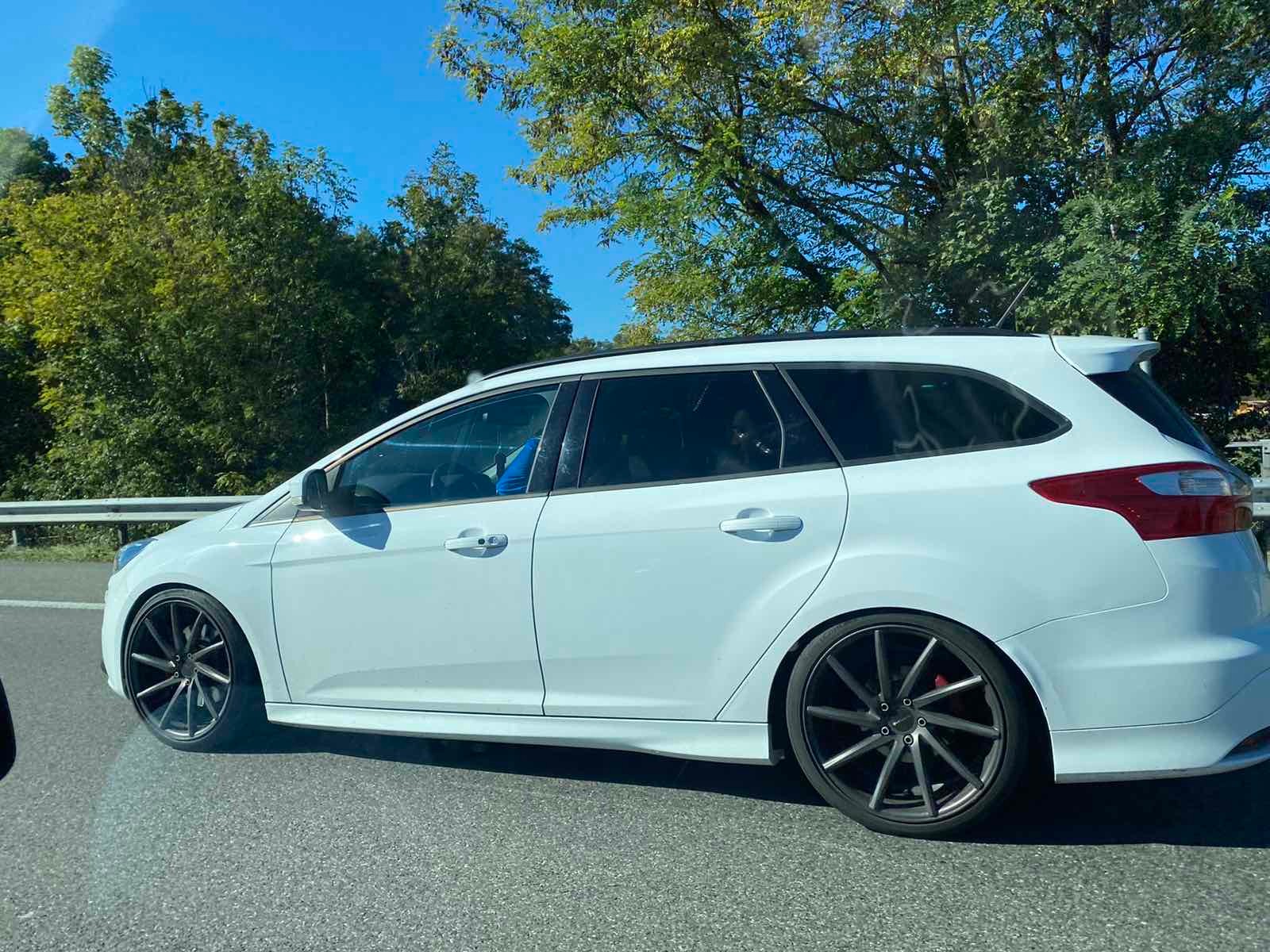 FORD Focus 2.0 SCTi ST-2-image-0