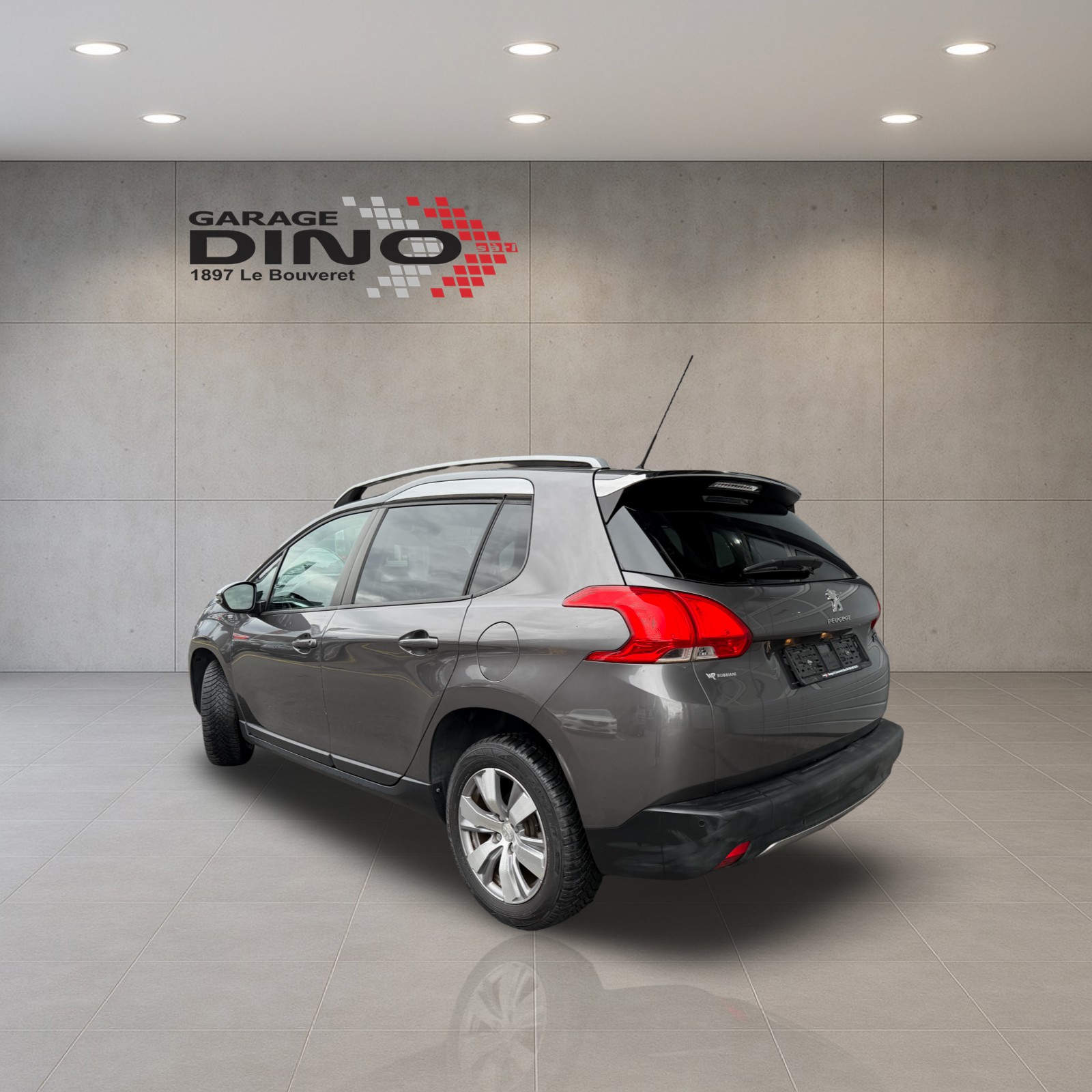 PEUGEOT 2008 1.2 VTI Style-image-3