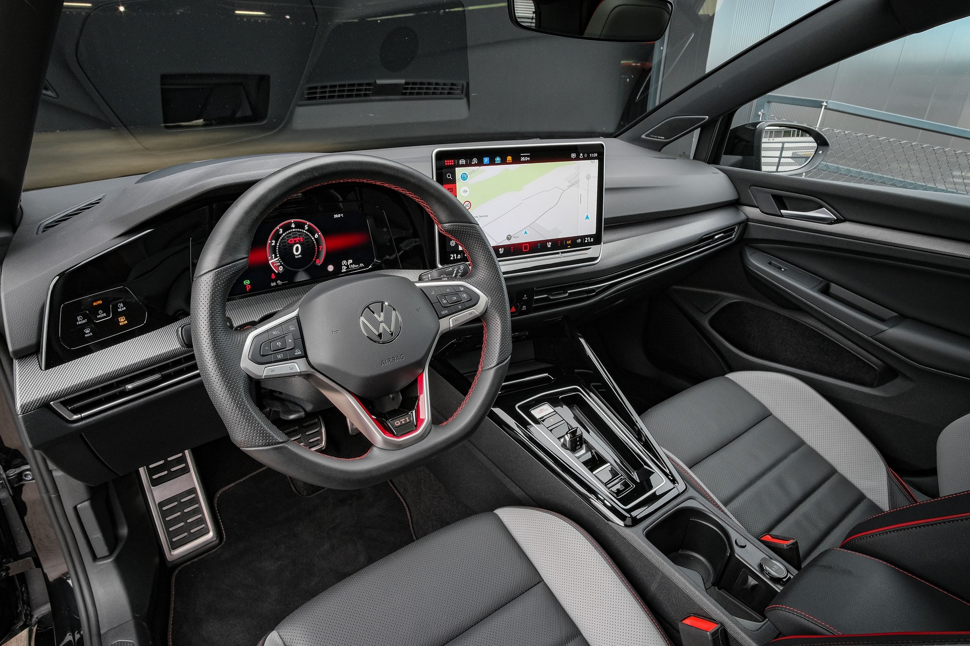 VW Golf 2.0 TSI GTI DSG LEDERPAKET-image-12