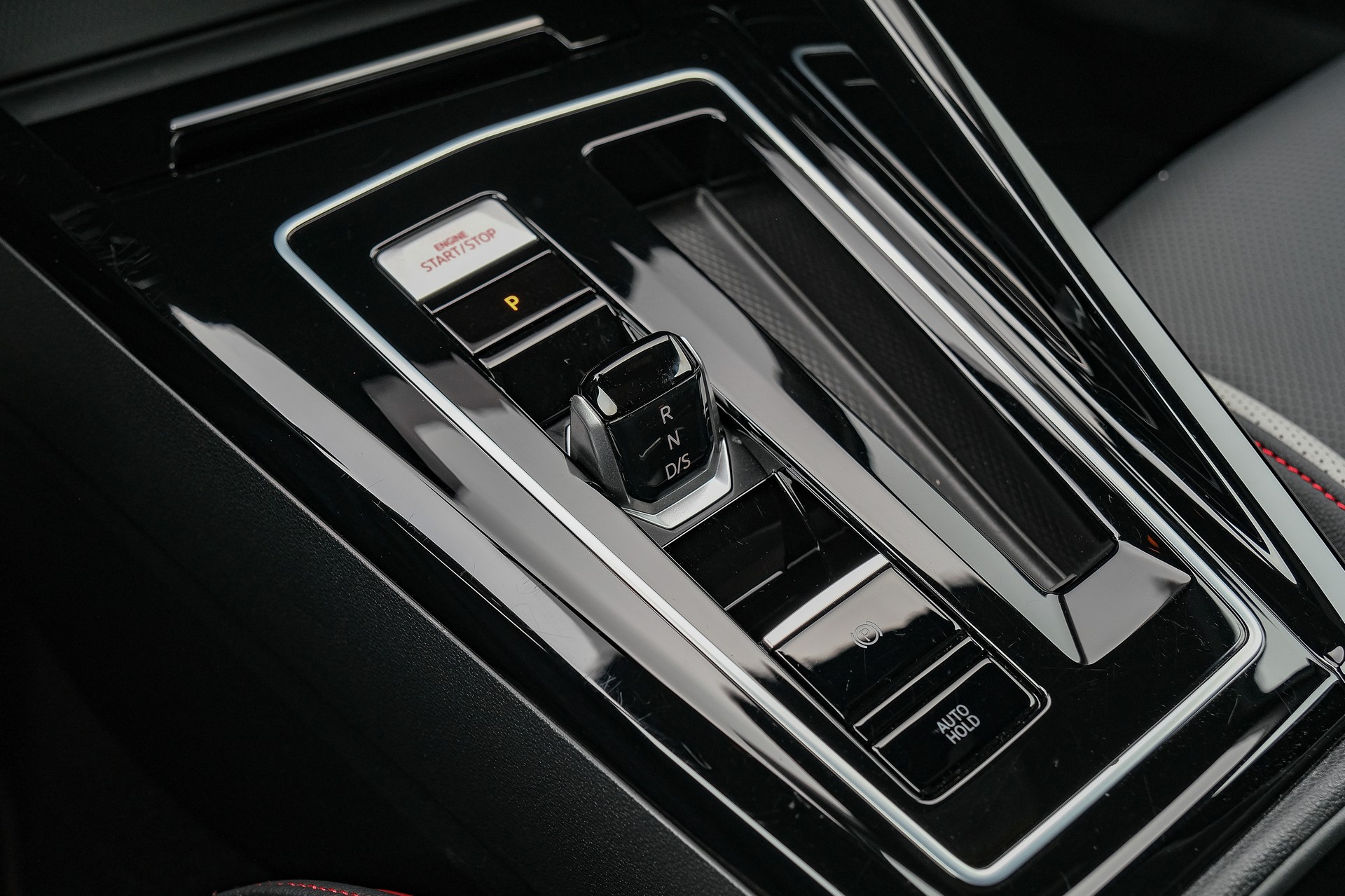 VW Golf 2.0 TSI GTI DSG LEDERPAKET-image-19