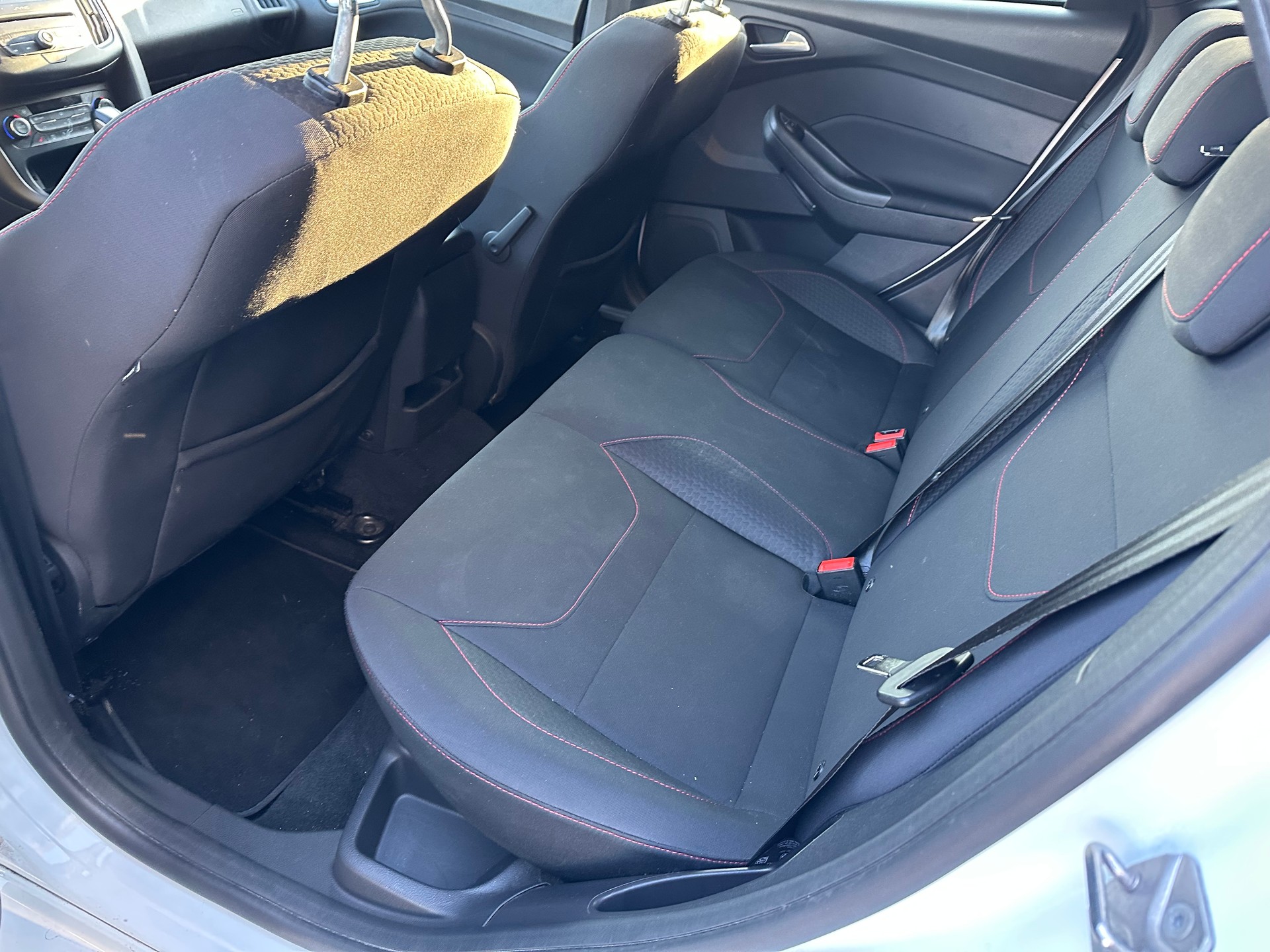 FORD Focus 1.5 SCTi Business Automatic-image-4