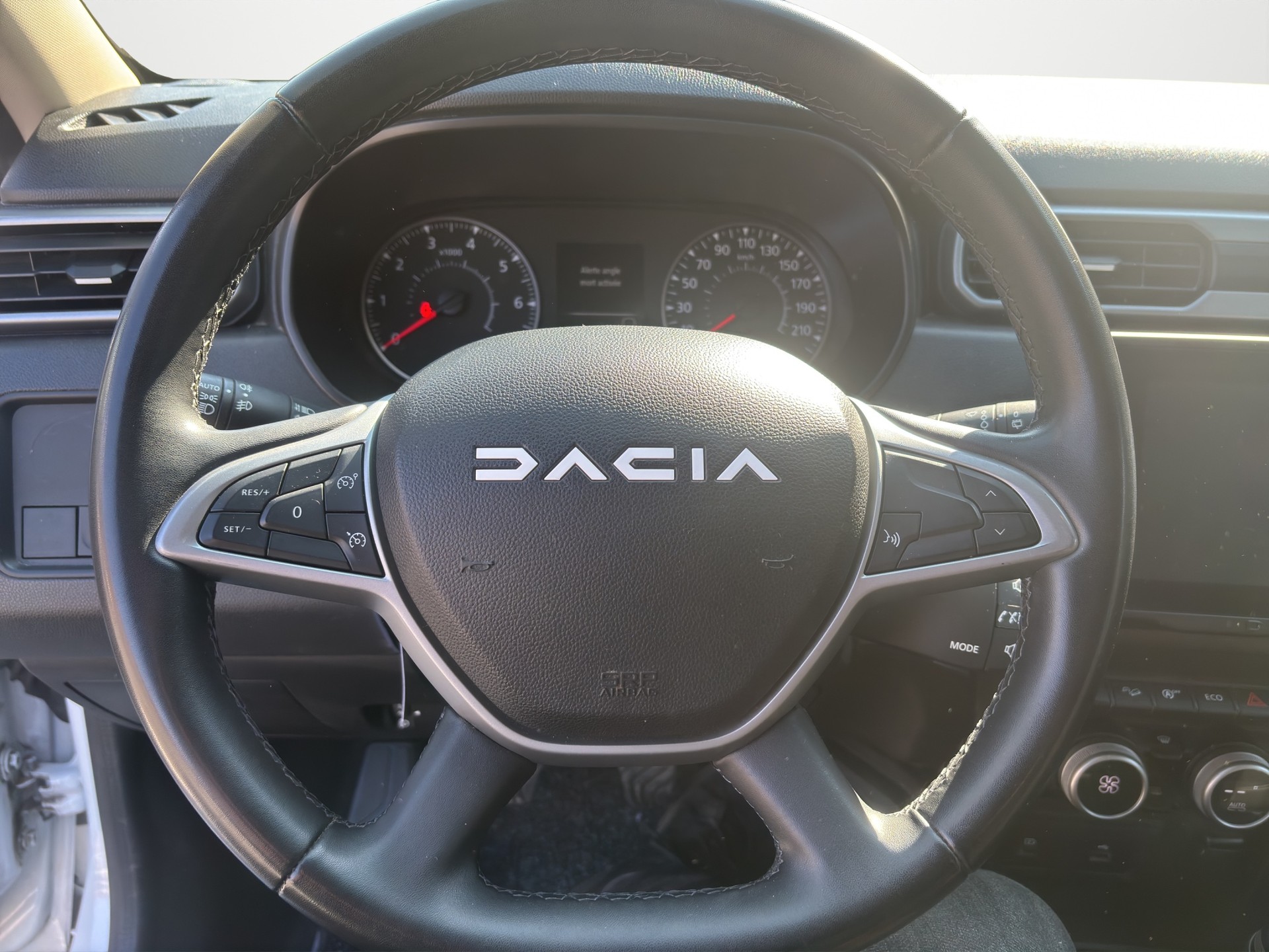DACIA Duster TCe 150 Journey 4x4-image-9