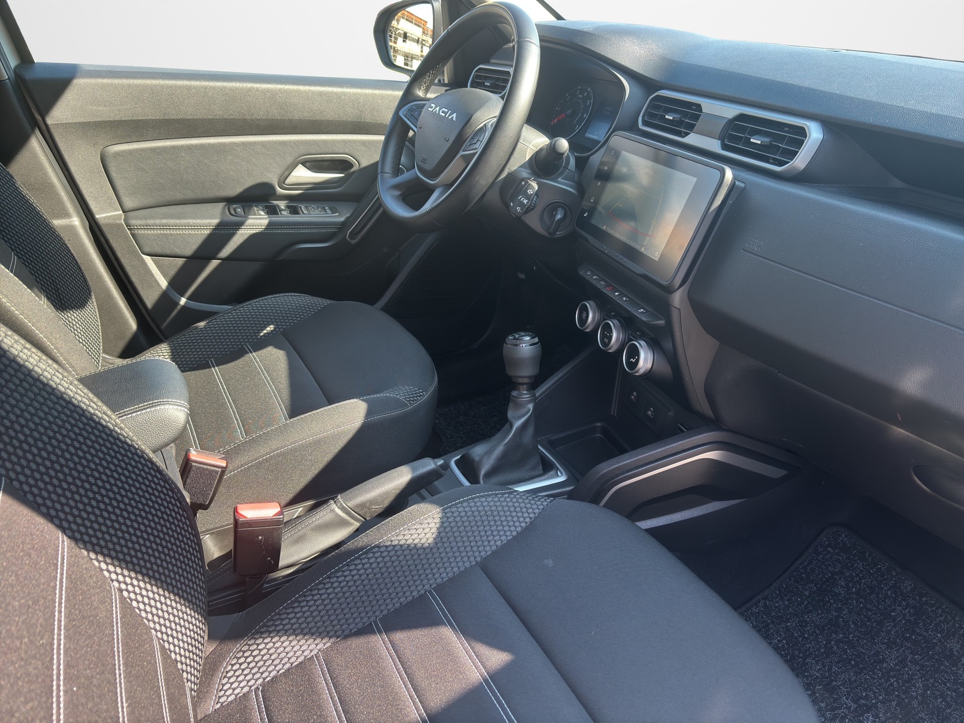 DACIA Duster TCe 150 Journey 4x4-image-13
