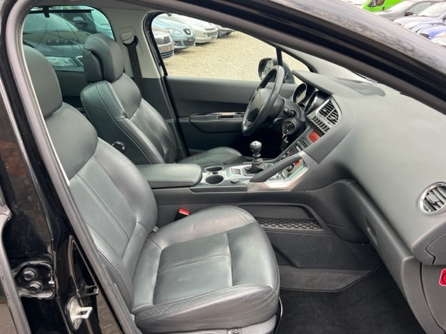 PEUGEOT 3008 1.6 16V T Sport Pack-image-8