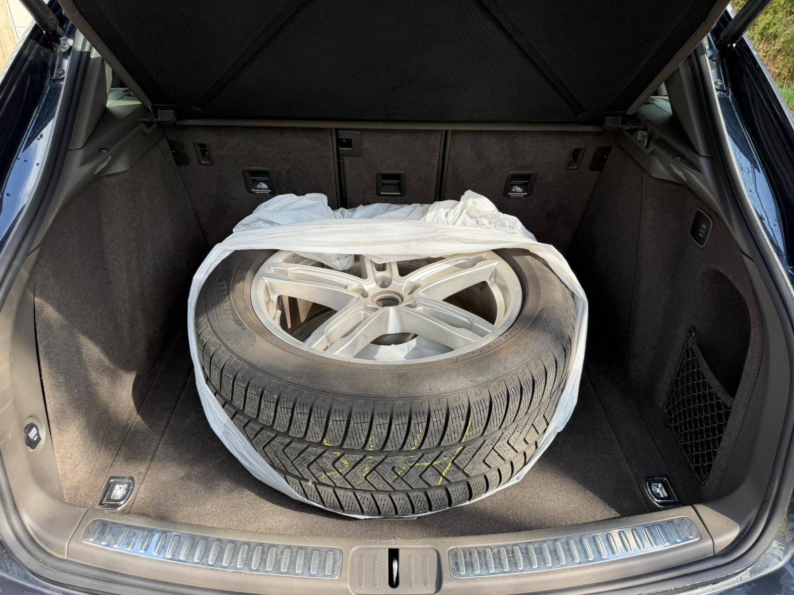 PORSCHE Macan GTS PDK-image-13
