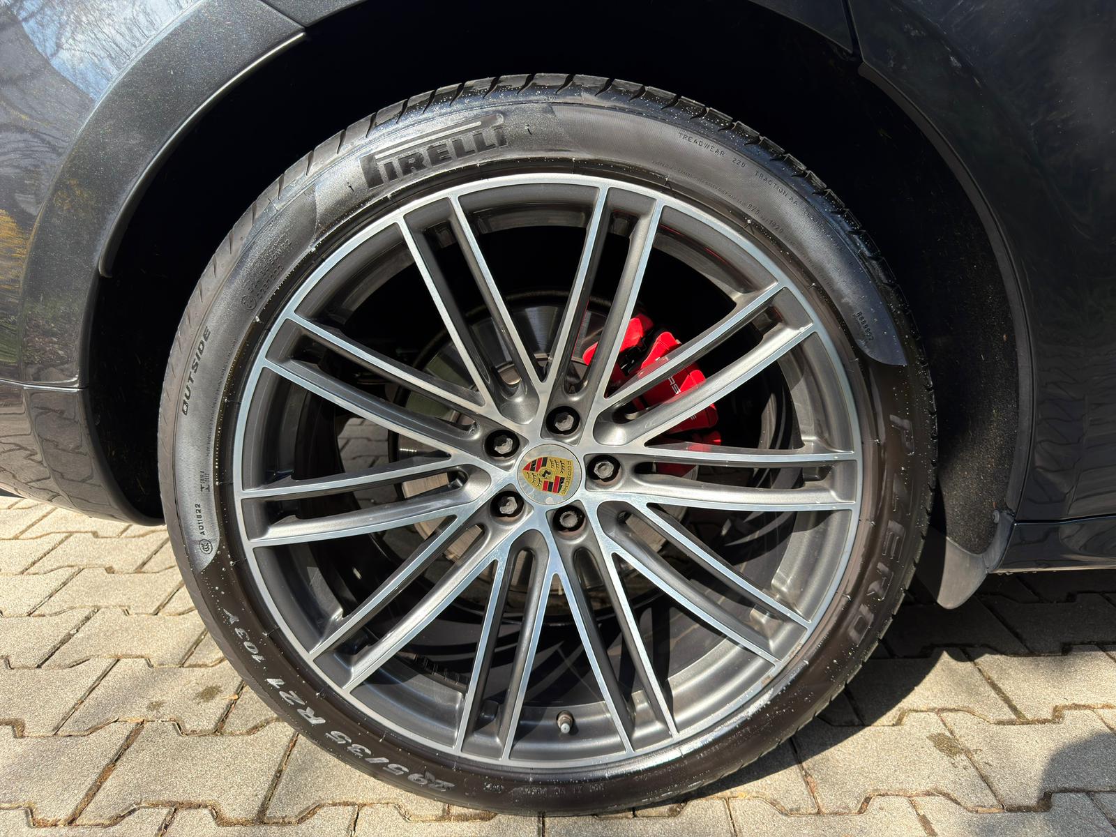 PORSCHE Macan GTS PDK-image-9