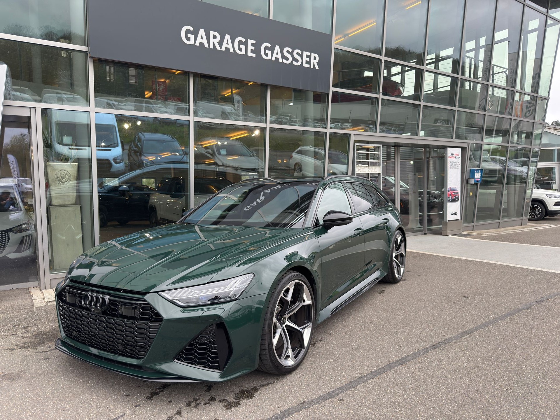 AUDI RS6 Avant 4.0 TFSI V8 performance quattro-image-0