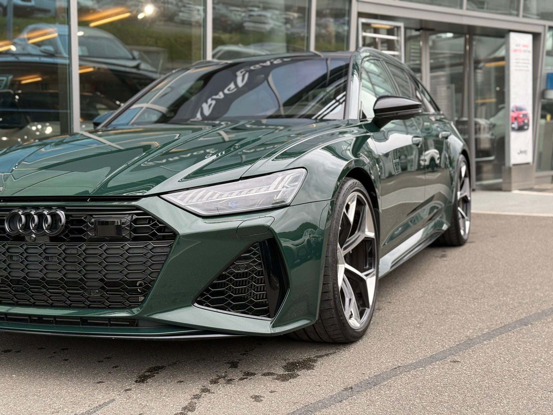AUDI RS6 Avant 4.0 TFSI V8 performance quattro-image-1
