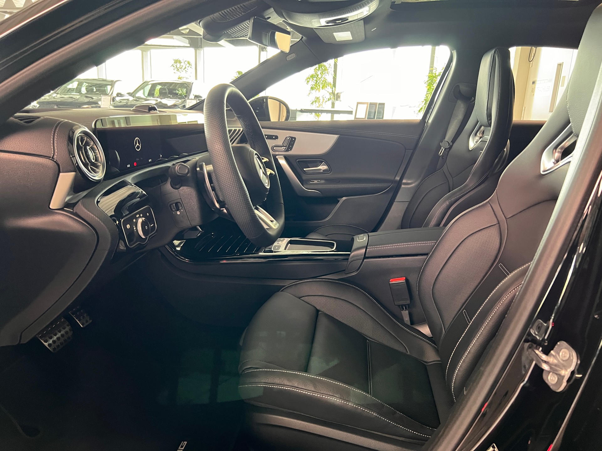 MERCEDES-BENZ A AMG 35 4Matic 8G-DCT-image-9