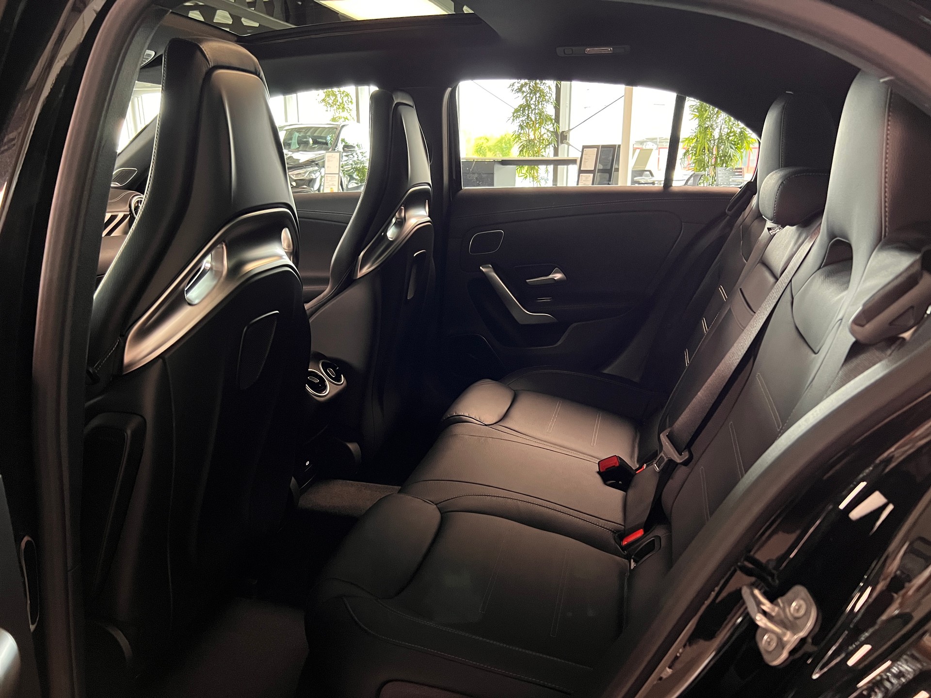 MERCEDES-BENZ A AMG 35 4Matic 8G-DCT-image-8