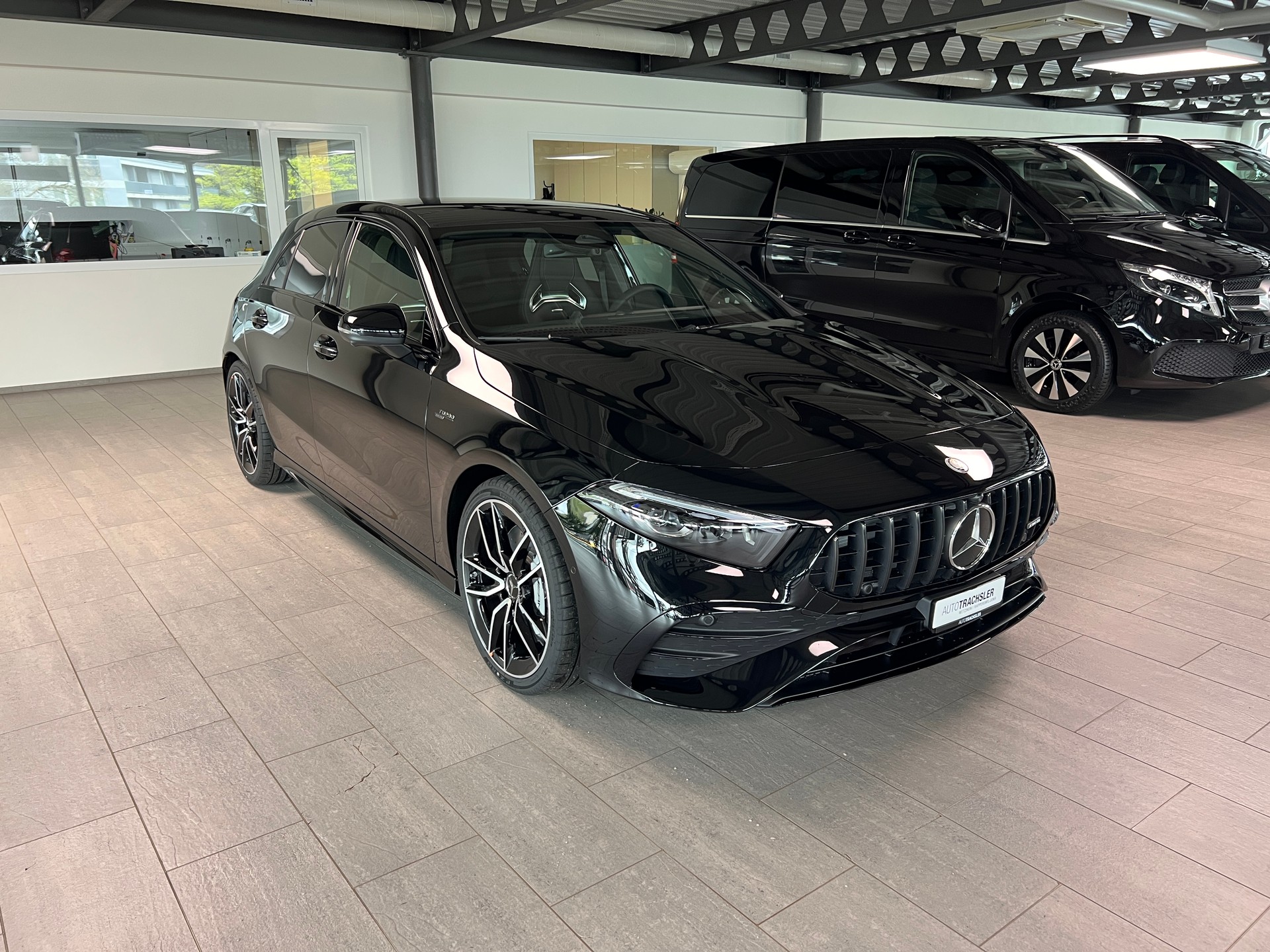 MERCEDES-BENZ A AMG 35 4Matic 8G-DCT-image-2