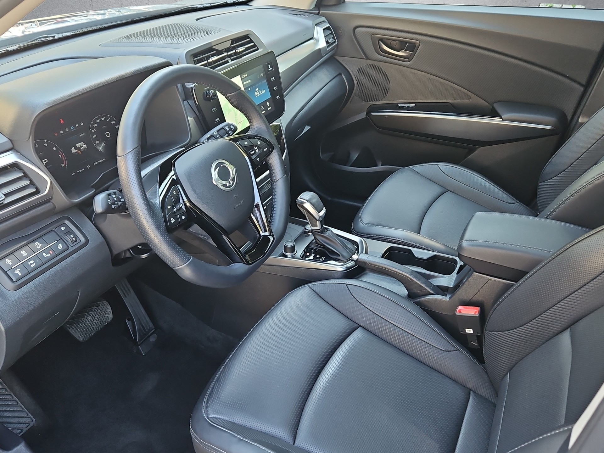 KGM-SsangYong Tivoli 1.5 T-GDI Titanium 4WD Automat-image-9
