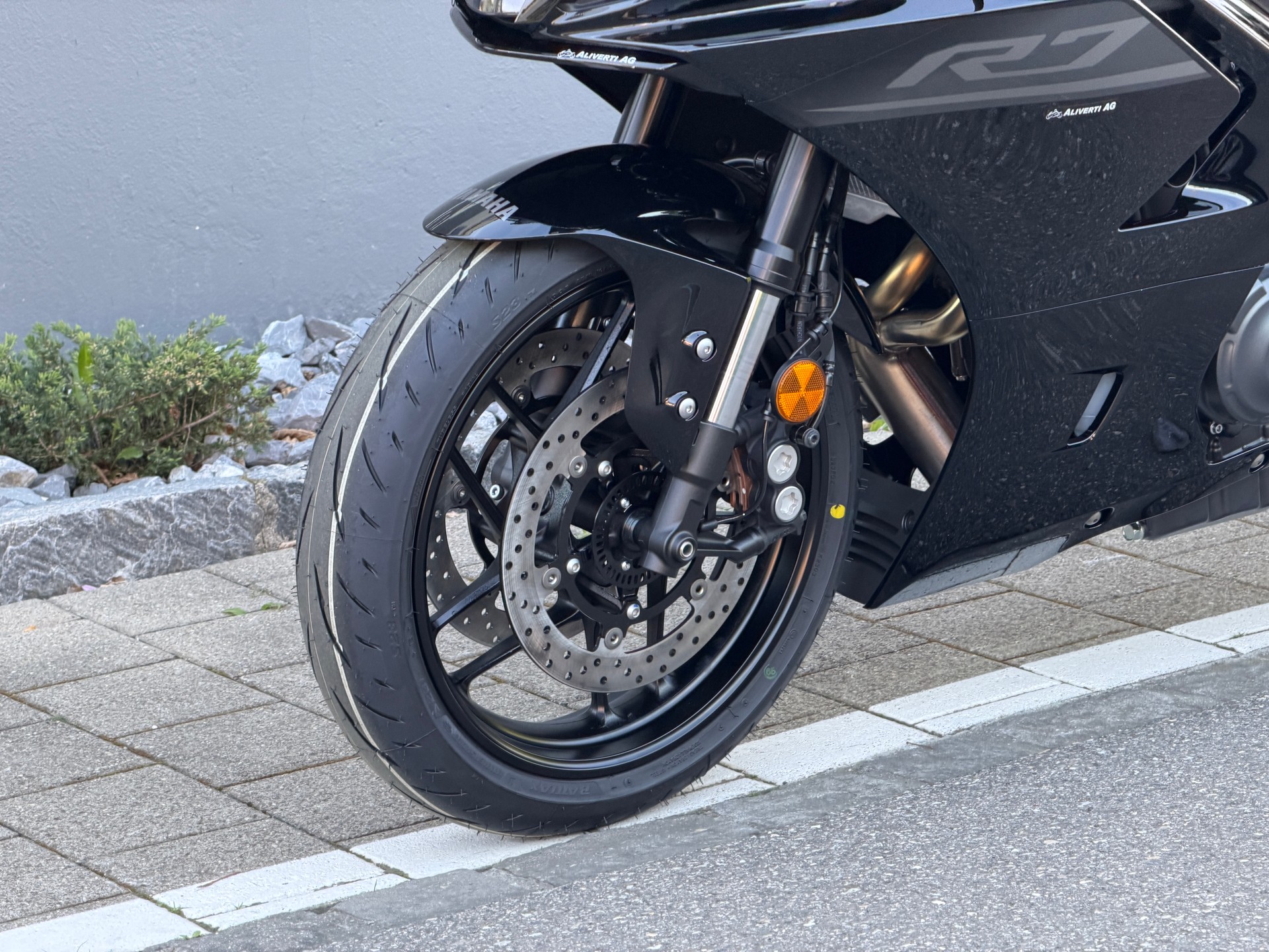 YAMAHA R7 (35kW) 2026-showroom-element-1