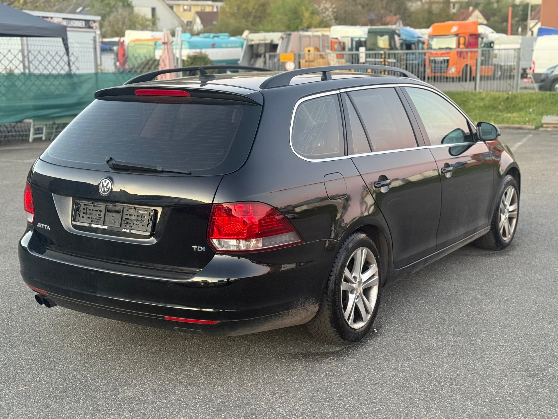 VW JETTA-image-2