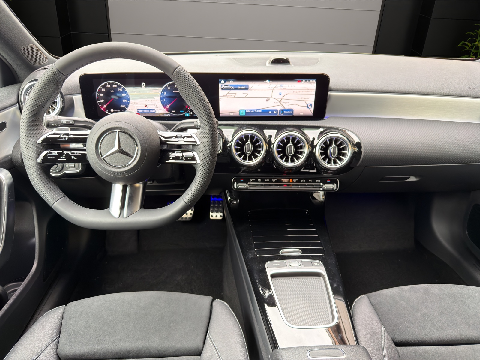 Image MERCEDES-BENZ A-200 A 200 Night Star 7G-DCT