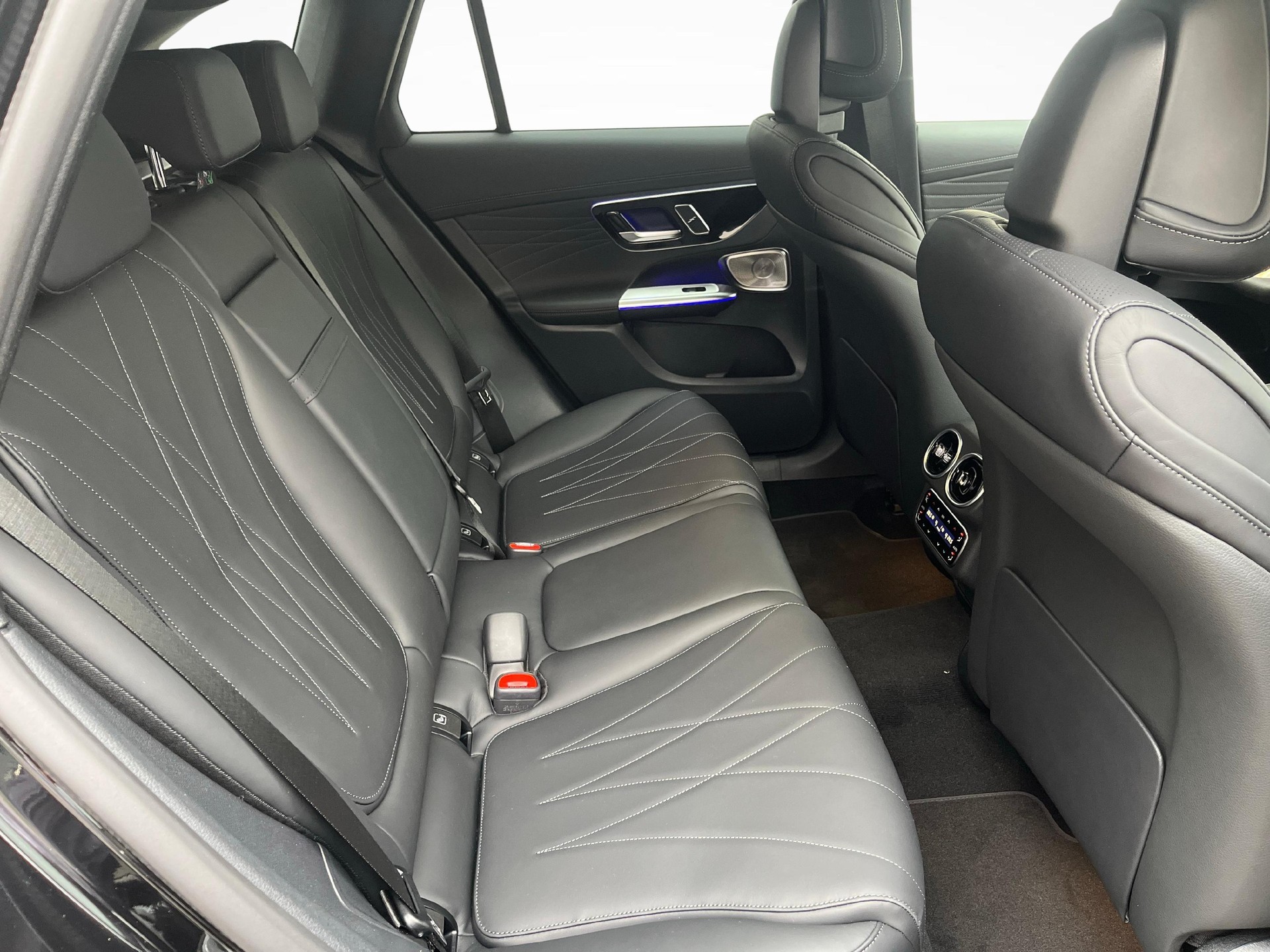 MERCEDES-BENZ GLC 450 d 4MATIC AMG Line-image-10