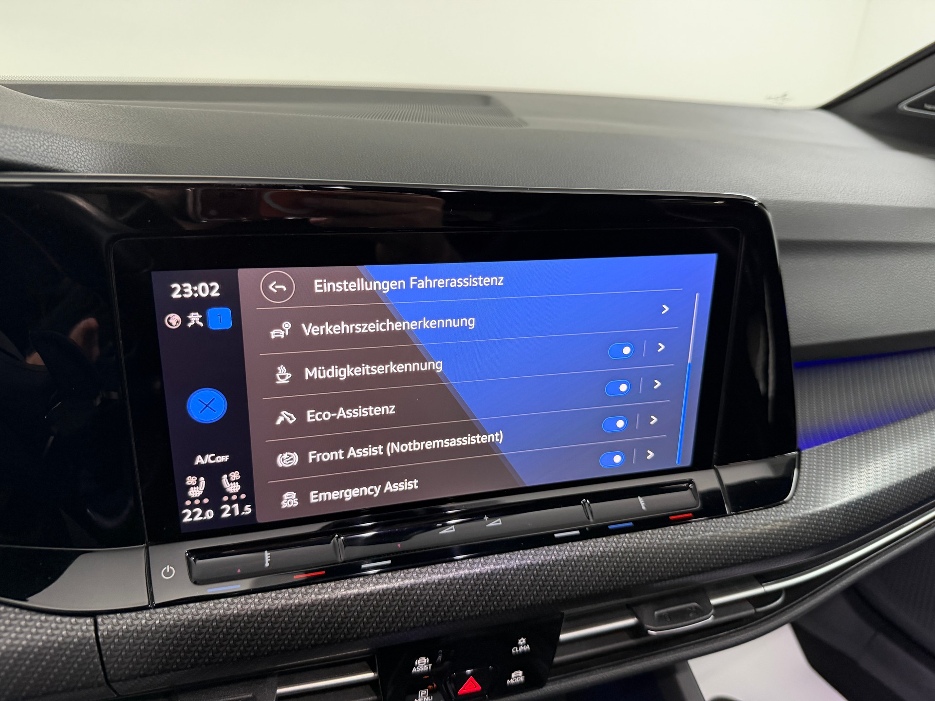 VW Golf Variant 2.0 TSI R-Performance 320PS LAPIZ BLUE DSG 4Motion / RF-Kamera / Leder / Head-Up Display / Keyless / H&K Sound /-image-18