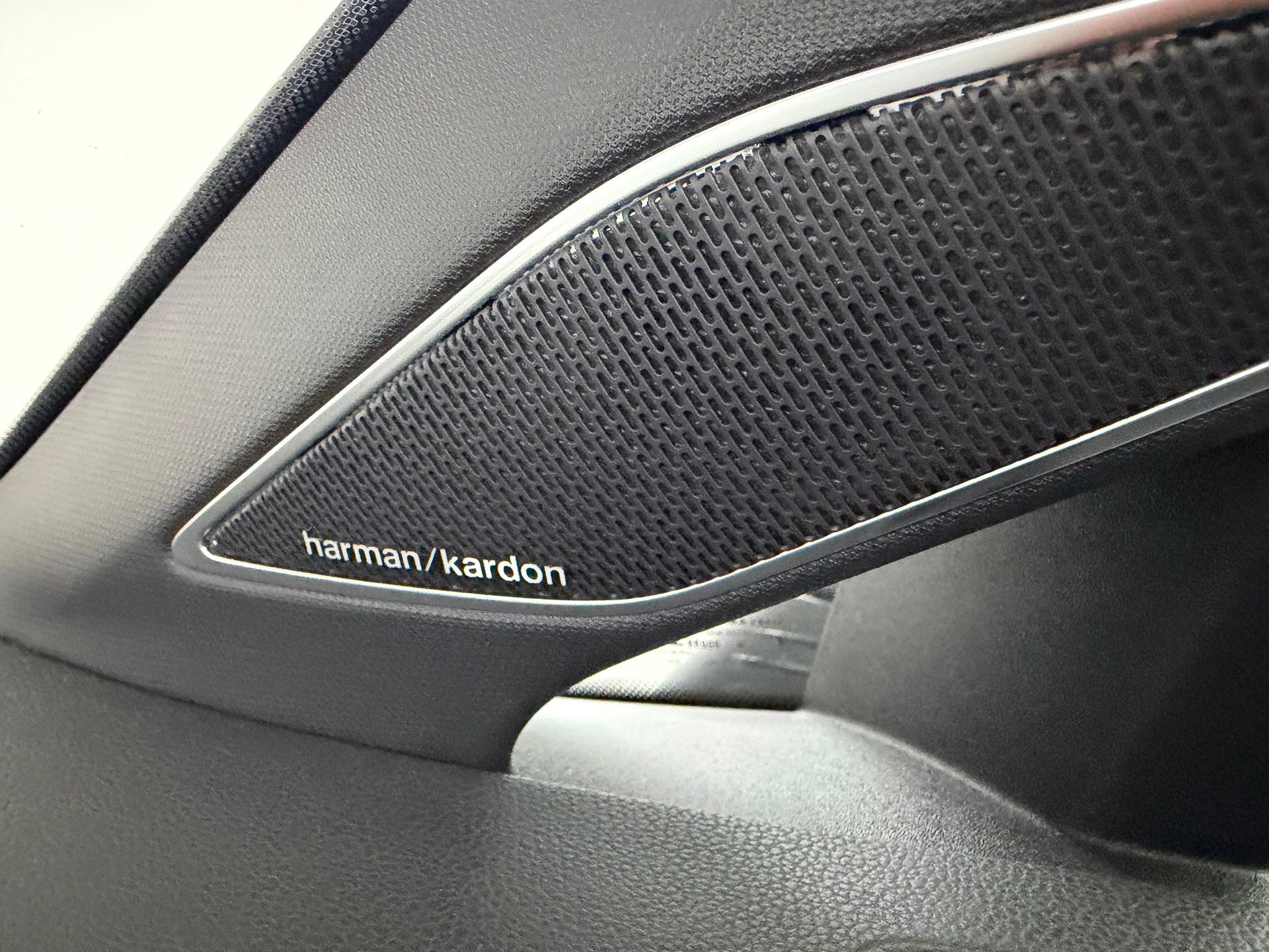 VW Golf Variant 2.0 TSI R-Performance 320PS LAPIZ BLUE DSG 4Motion / RF-Kamera / Leder / Head-Up Display / Keyless / H&K Sound /-image-21