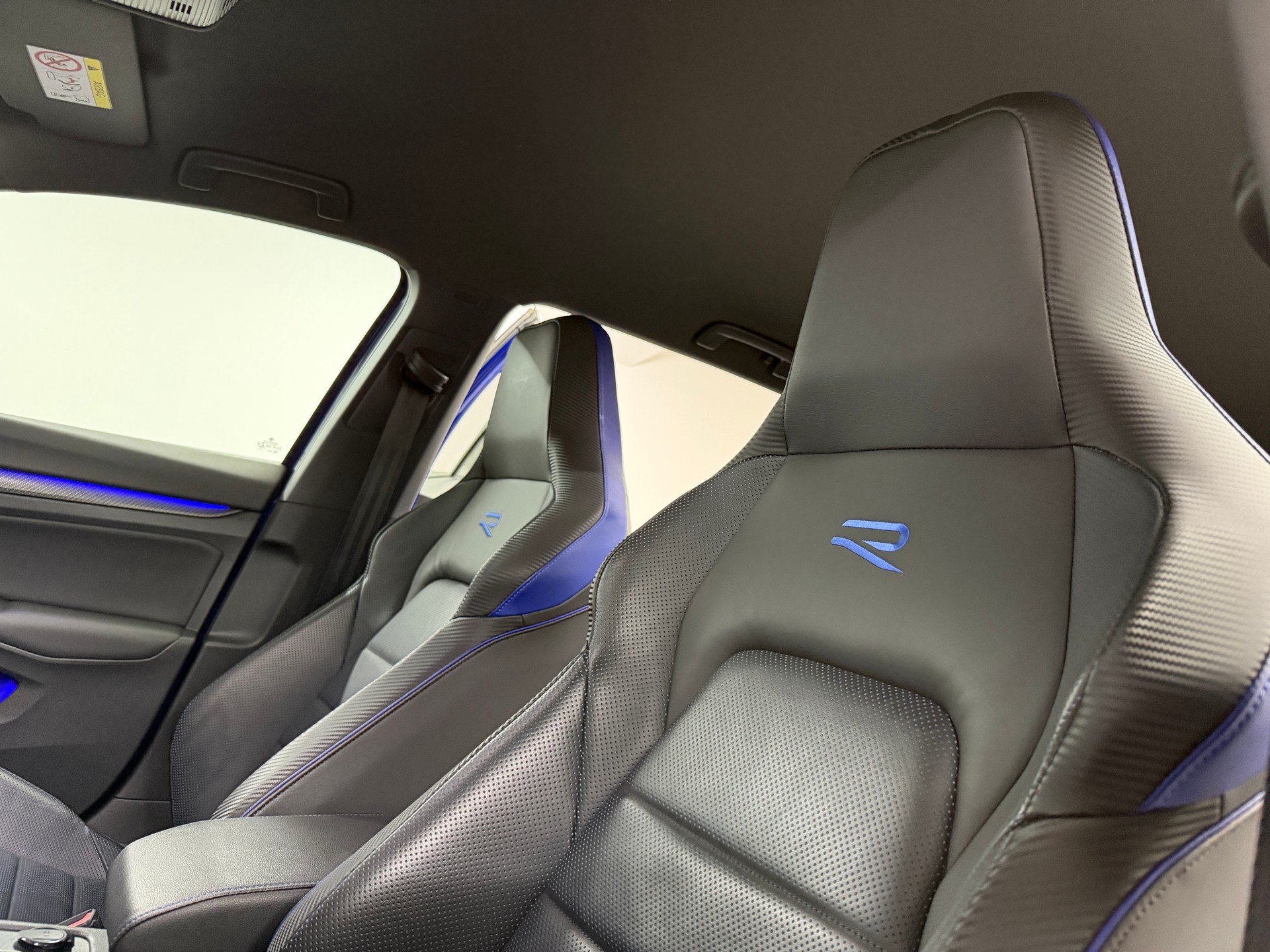 VW Golf Variant 2.0 TSI R-Performance 320PS LAPIZ BLUE DSG 4Motion / RF-Kamera / Leder / Head-Up Display / Keyless / H&K Sound /-image-7