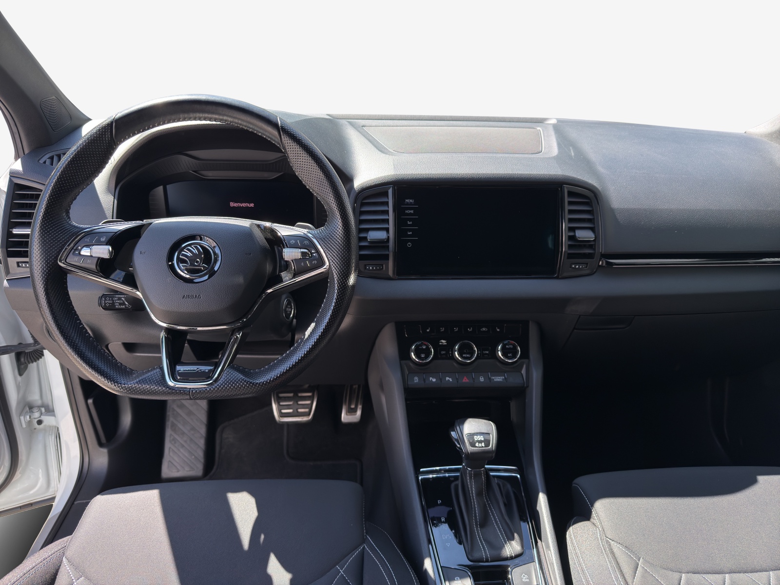 SKODA Karoq 2.0 TSI SportLine 4x4 DSG-image-8