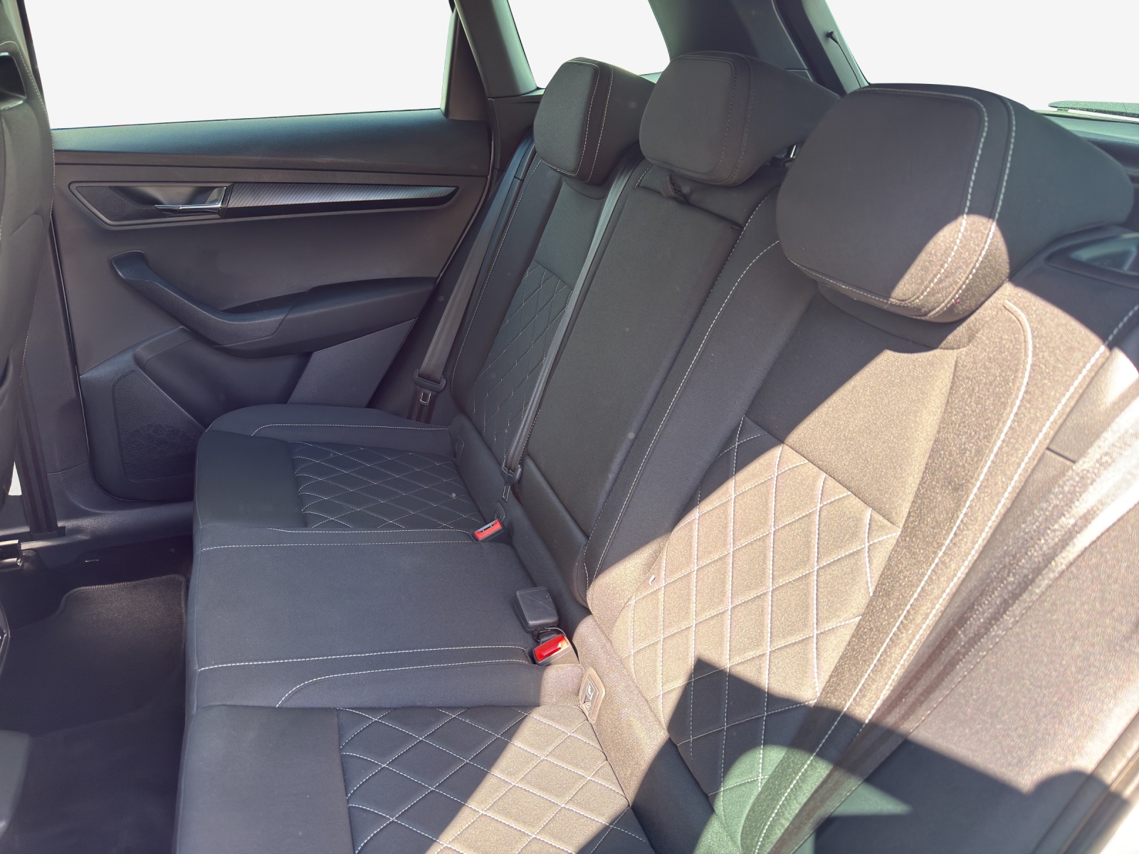 SKODA Karoq 2.0 TSI SportLine 4x4 DSG-image-11