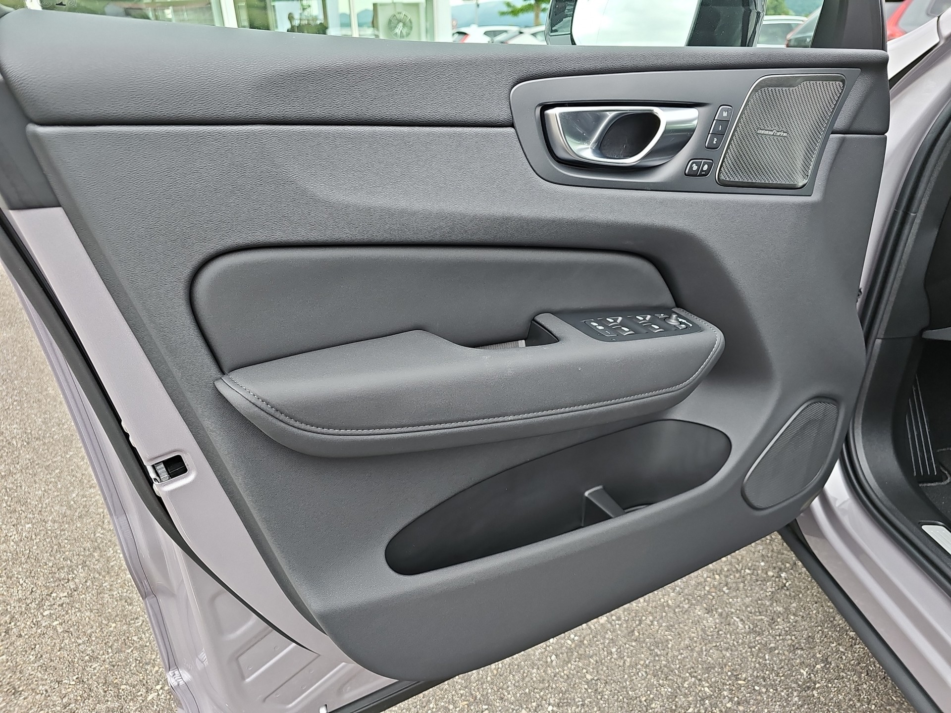 VOLVO XC60 2.0 T8 TE Ultra Dark eAWD-image-13