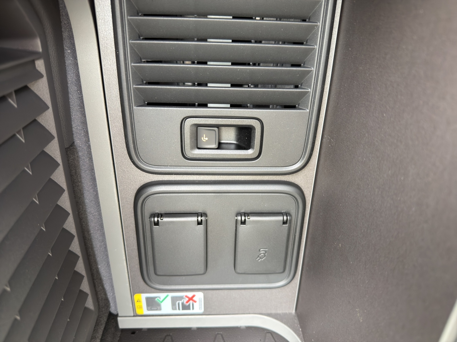 VW California eHybrid Beach Camper 4Motion-image-13