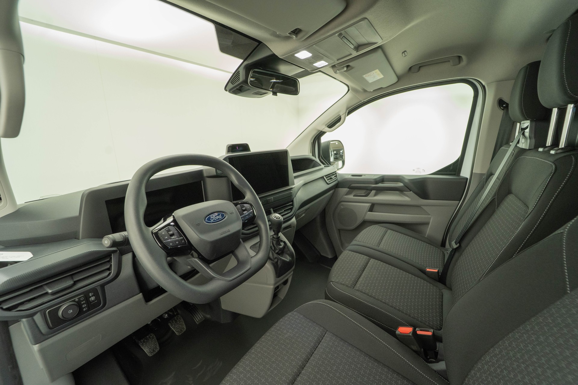 FORD Transit C Van 320 L1 2.0 EcoBlue 136 Trend-image-7