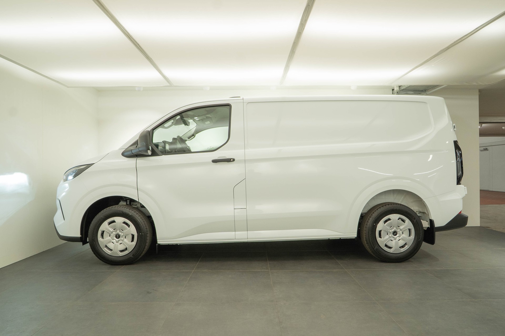 FORD Transit C Van 320 L1 2.0 EcoBlue 136 Trend-image-2