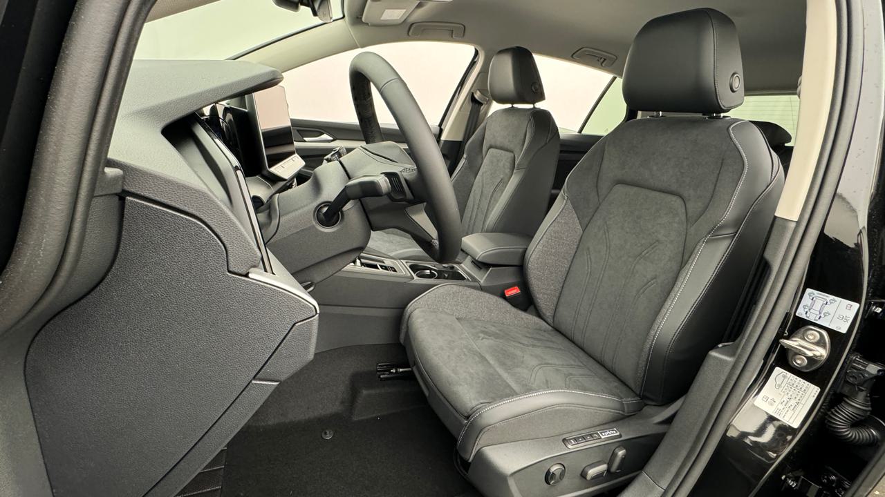 VW Golf VIII 1.5 TSI PHEV Limited-image-4